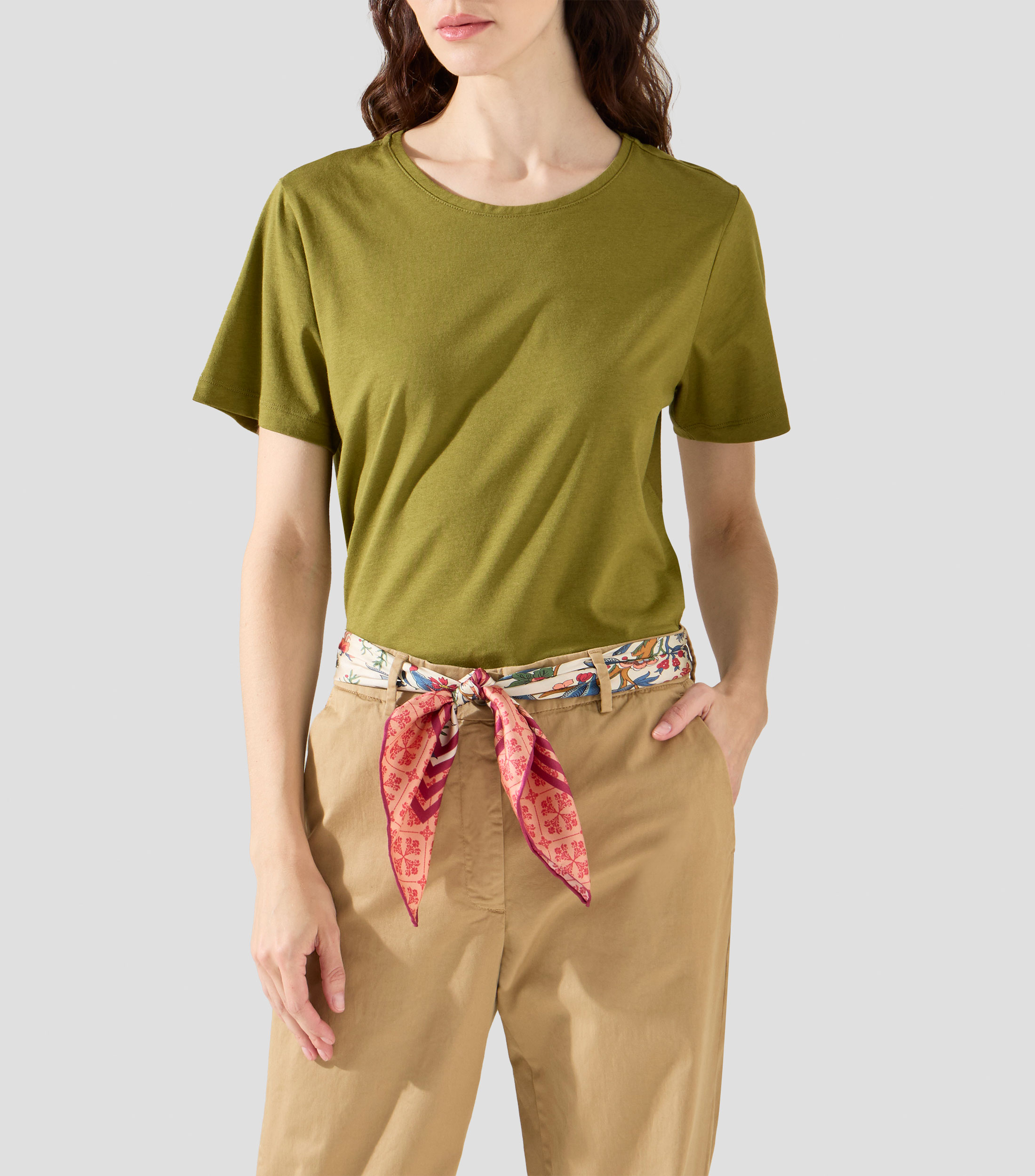 Playera de cuello redondo con manga corta lisa Mujer