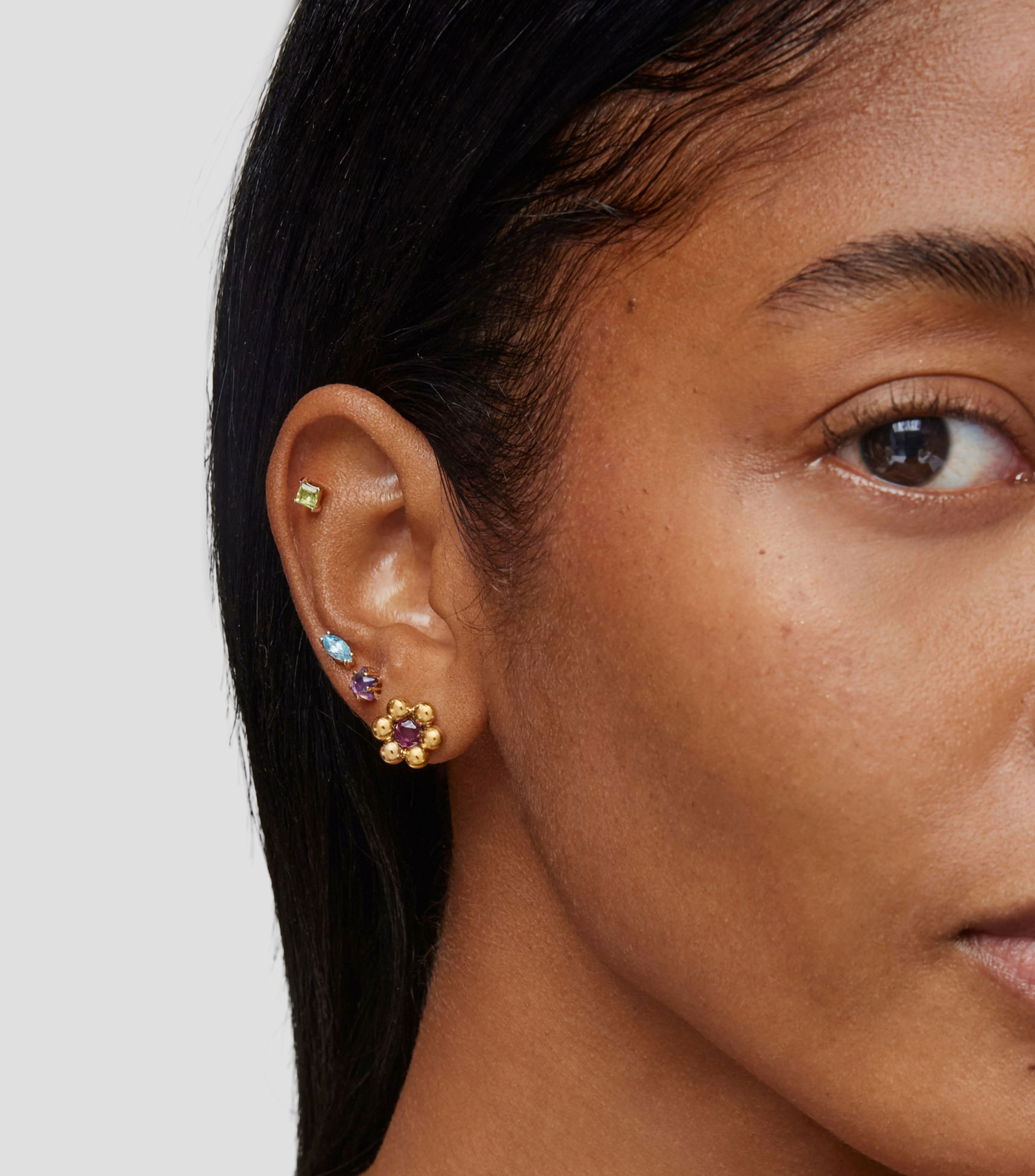 Aretes con flor e incrustación de flor Mujer