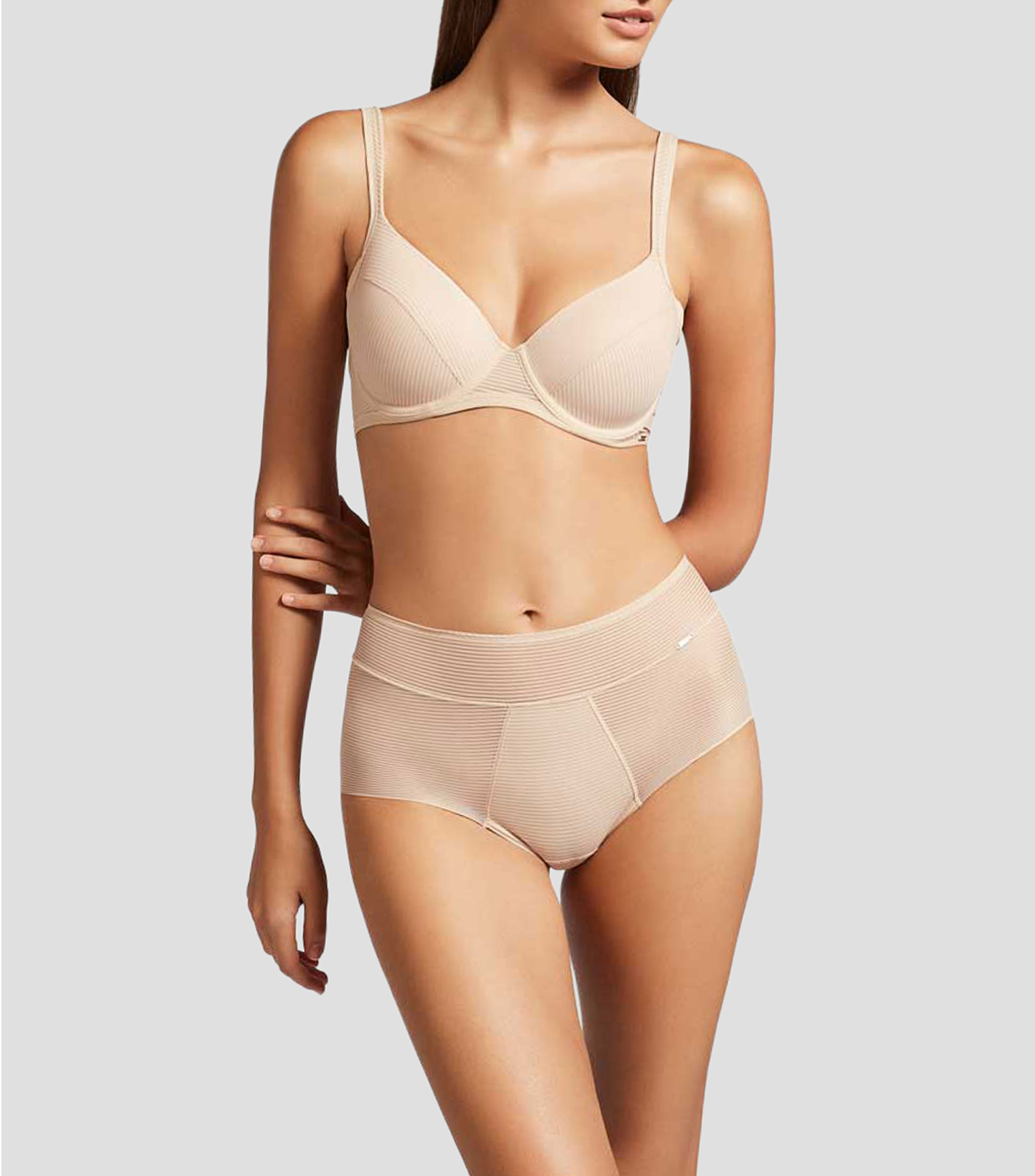 Brasier de encaje con varilla