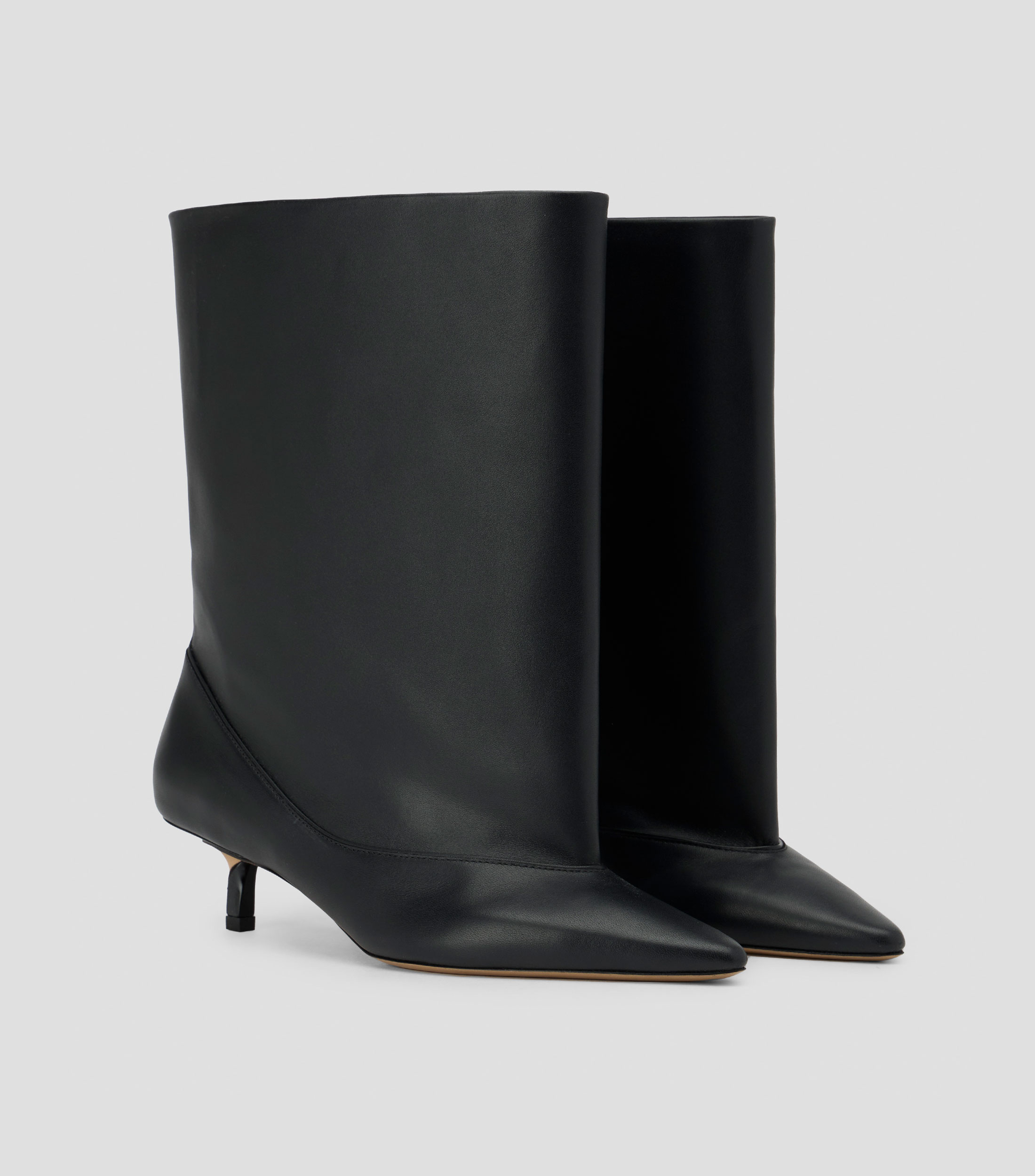 Botas cortas en piel con tacón bajo cuadrado Mujer