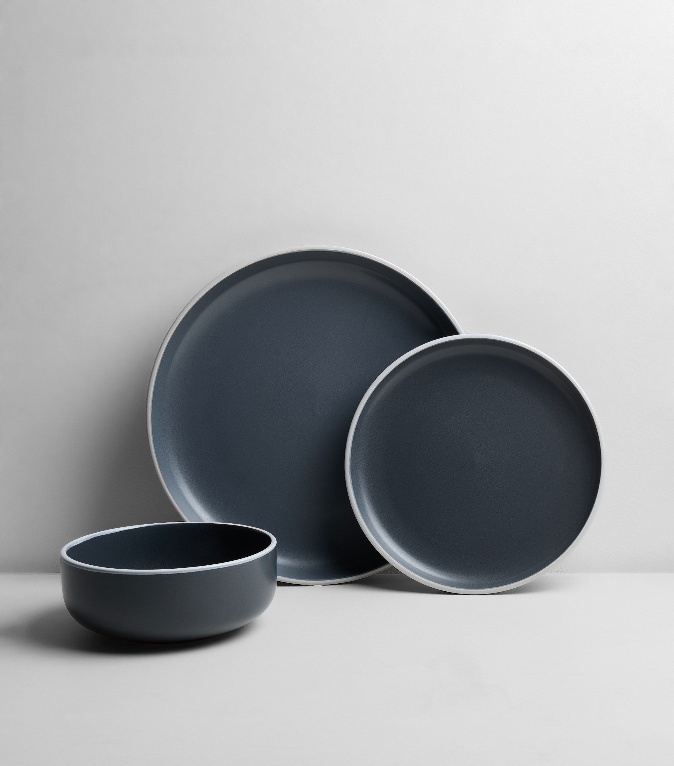 Vajilla cerrada 12 piezas Nikos gris