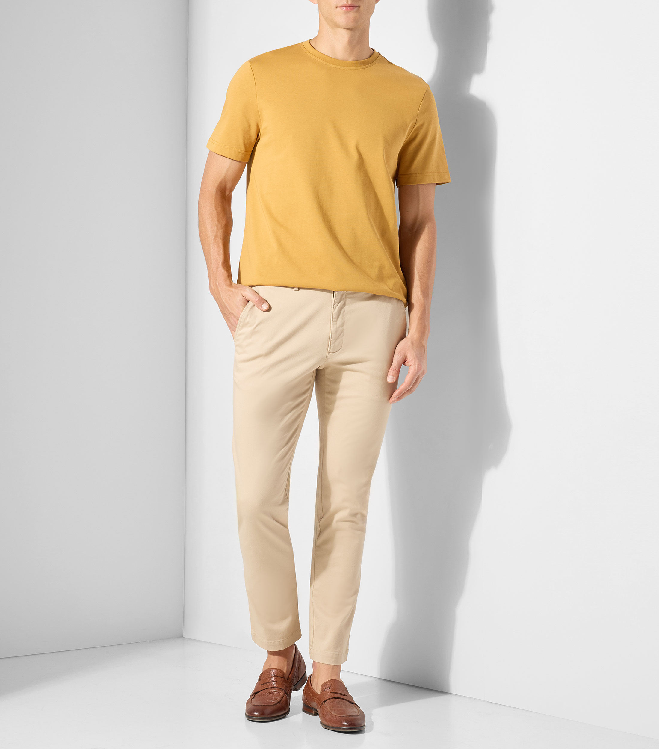 Playera de cuello redondo con manga corta lisa Hombre