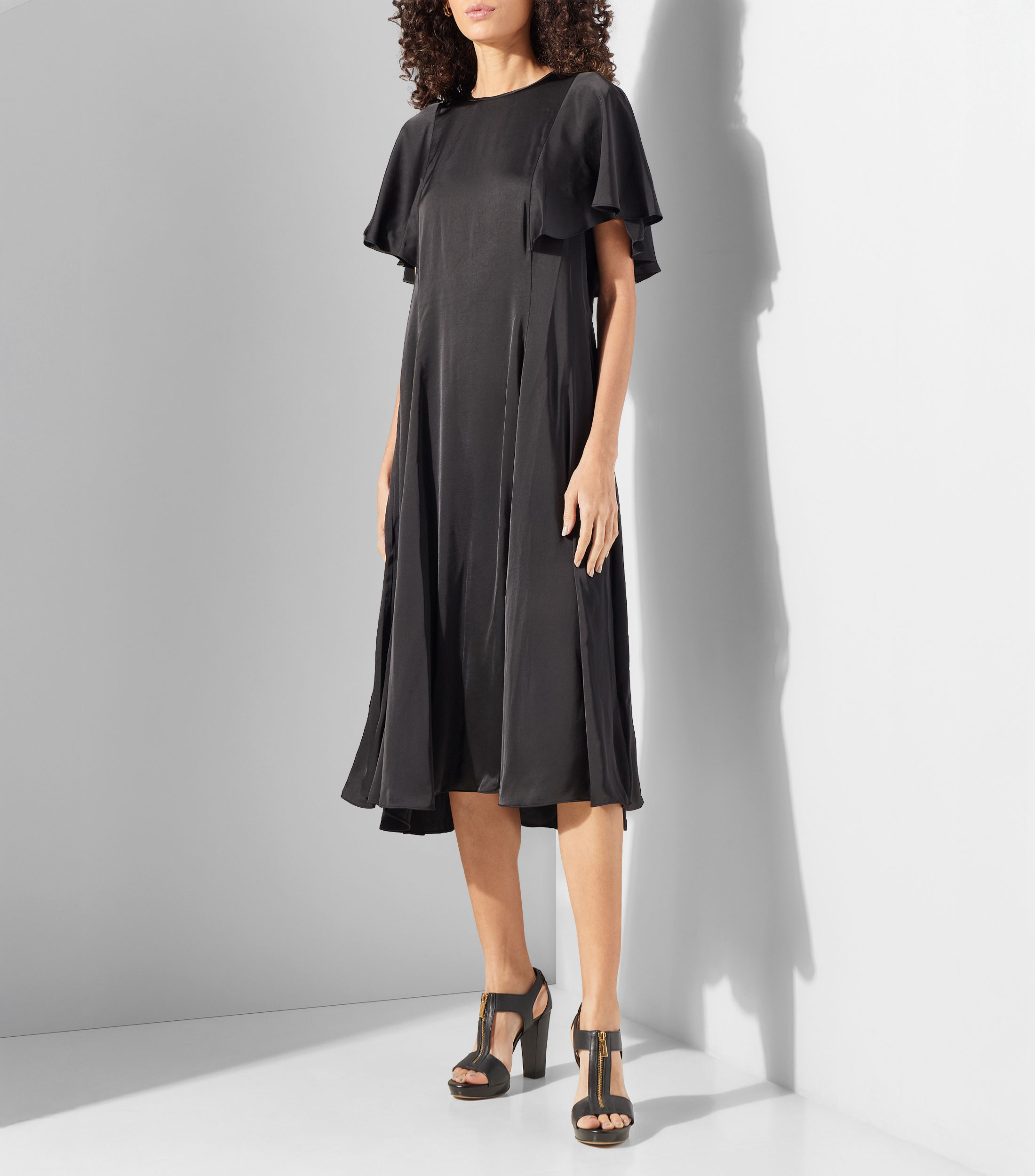 Vestido midi manga corta liso Mujer