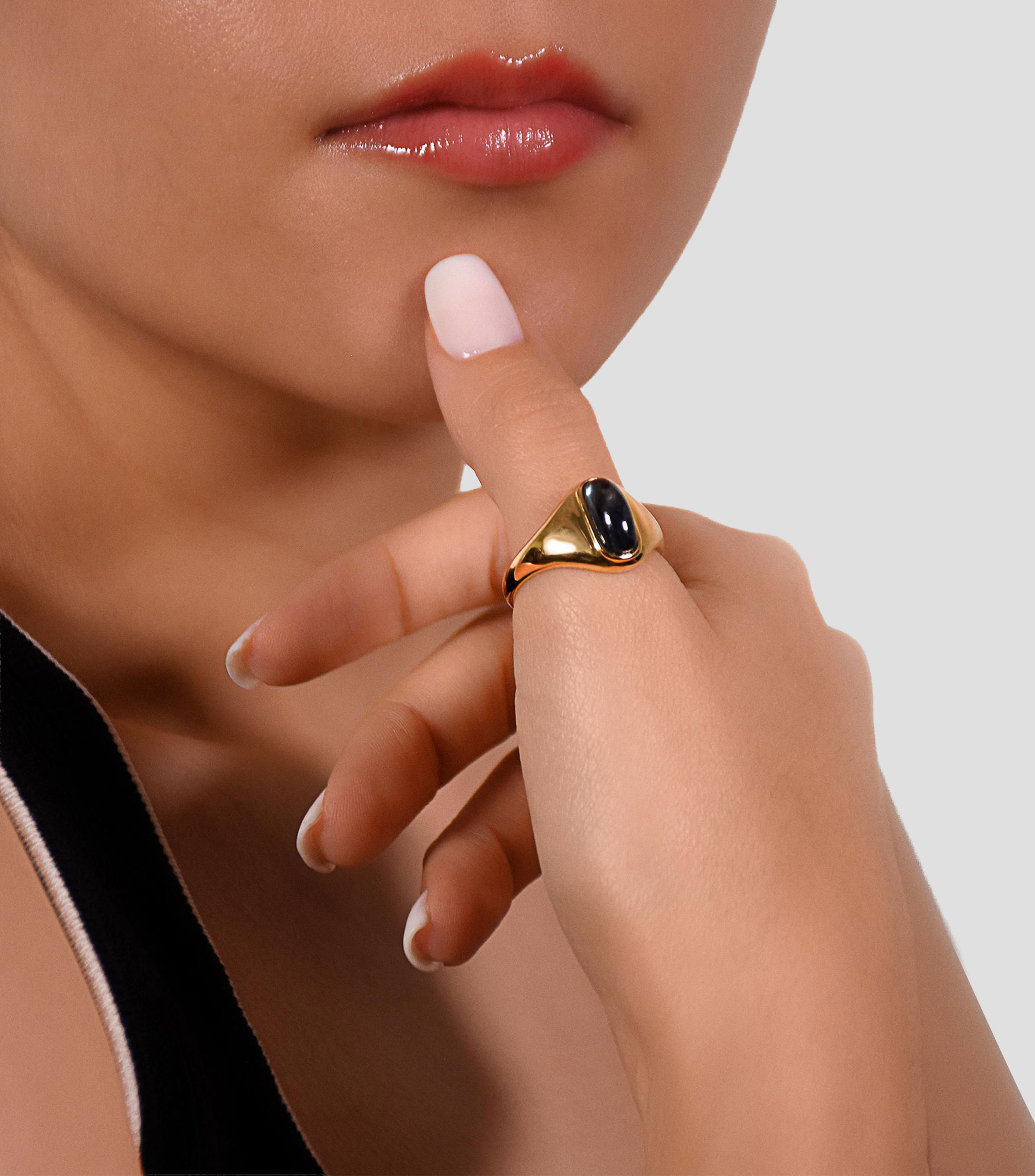 Anillo en Oro amarillo de 18 Kilates con Zafiro Unisex
