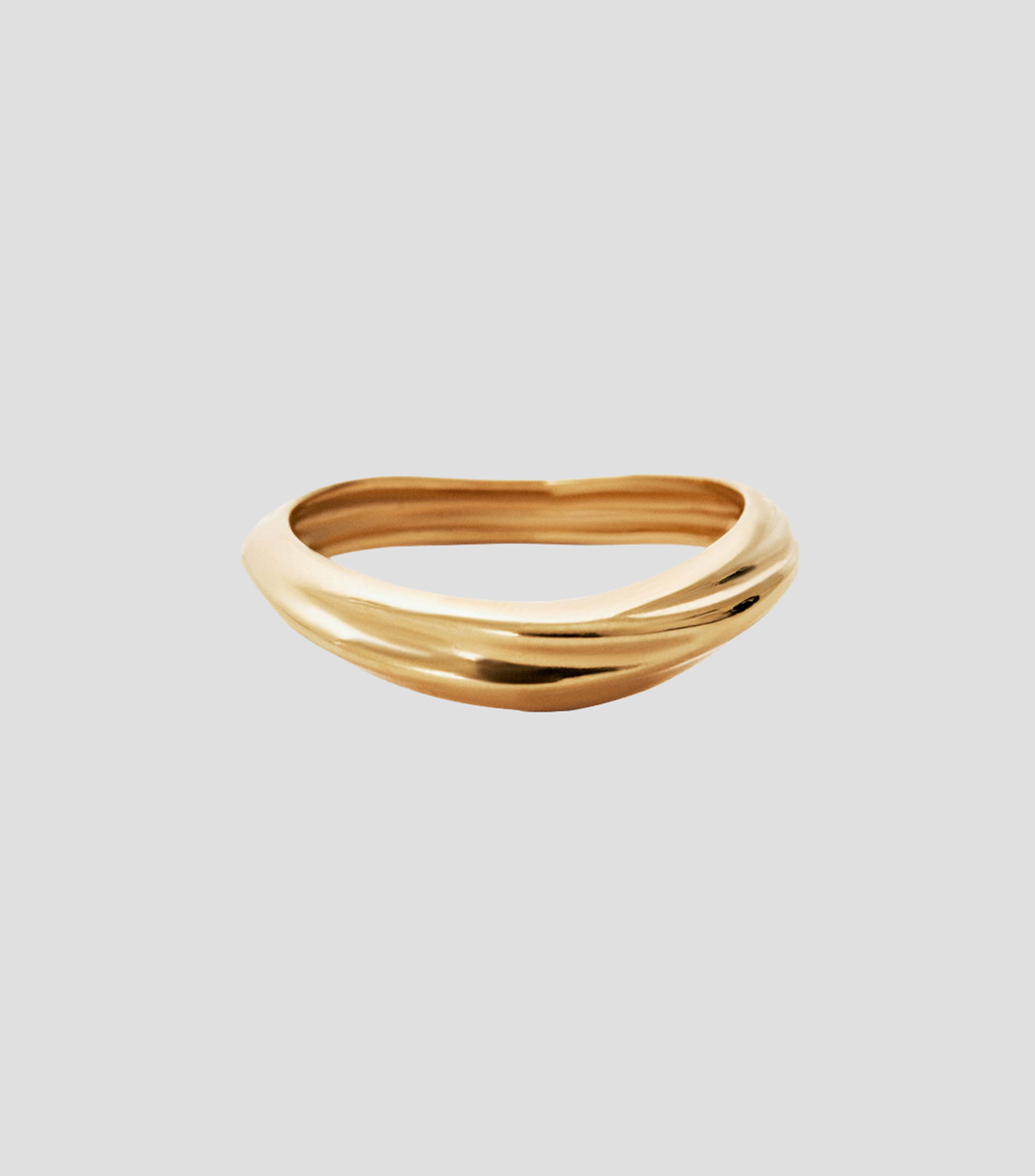 Anillo en Plata .925 bañada en oro amarillo de 18K con textura Mujer