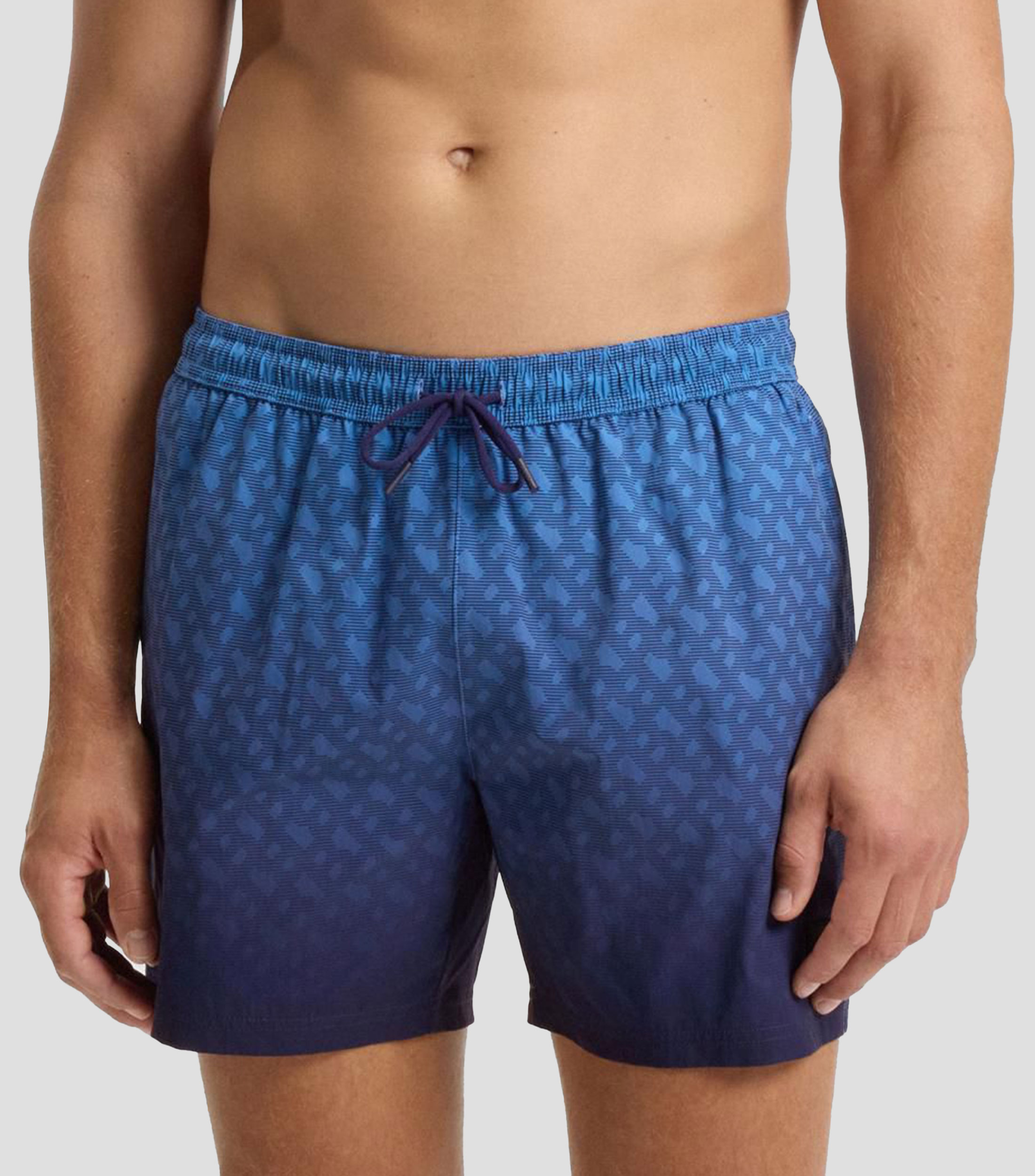 Traje de baño con insignia de logo y estampado de monogramas en degradado Hombre