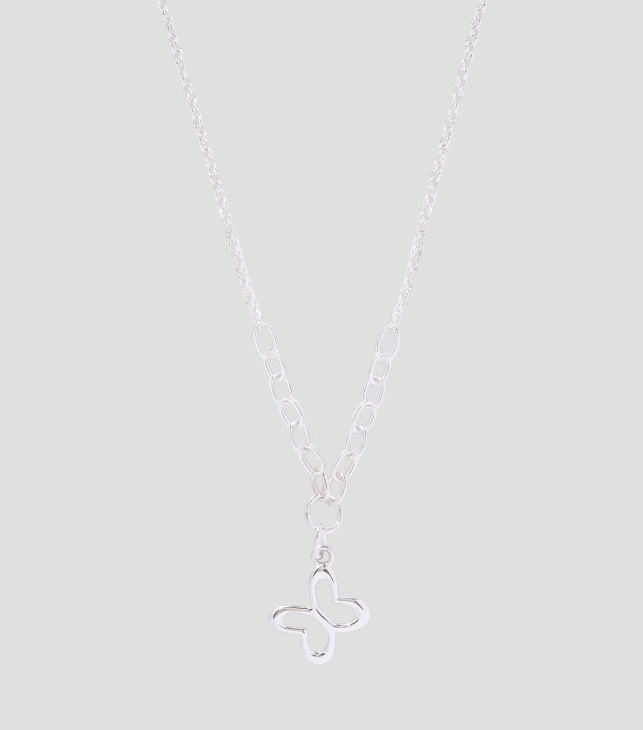 Dije en plata Mariposa Mujer