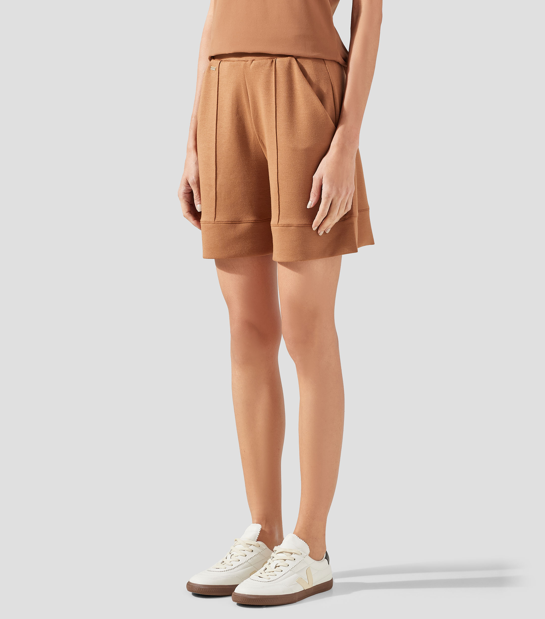 Short liso Mujer