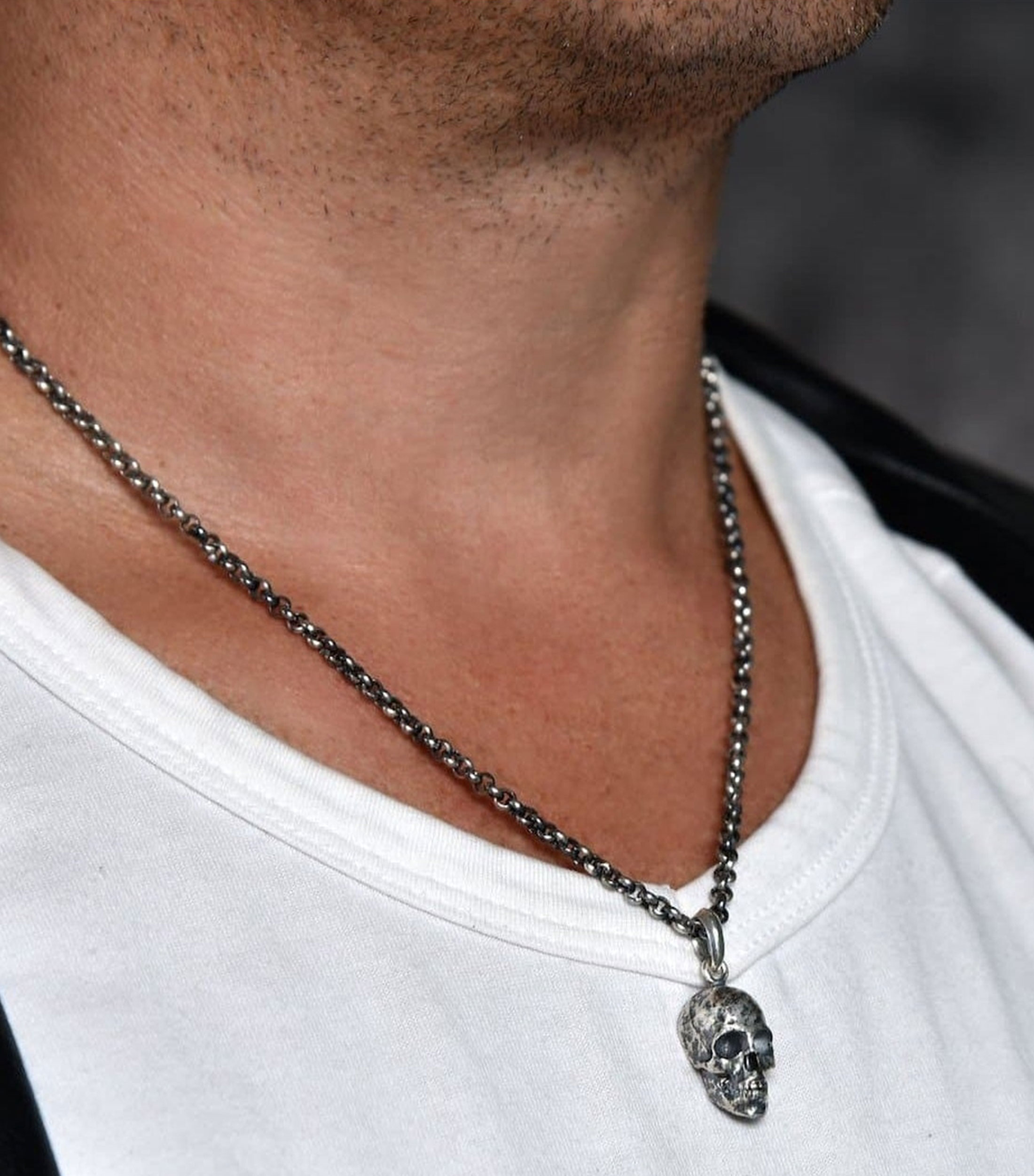 Dije de cráneo con cadena en Plata .925 Beaten Skull Unisex
