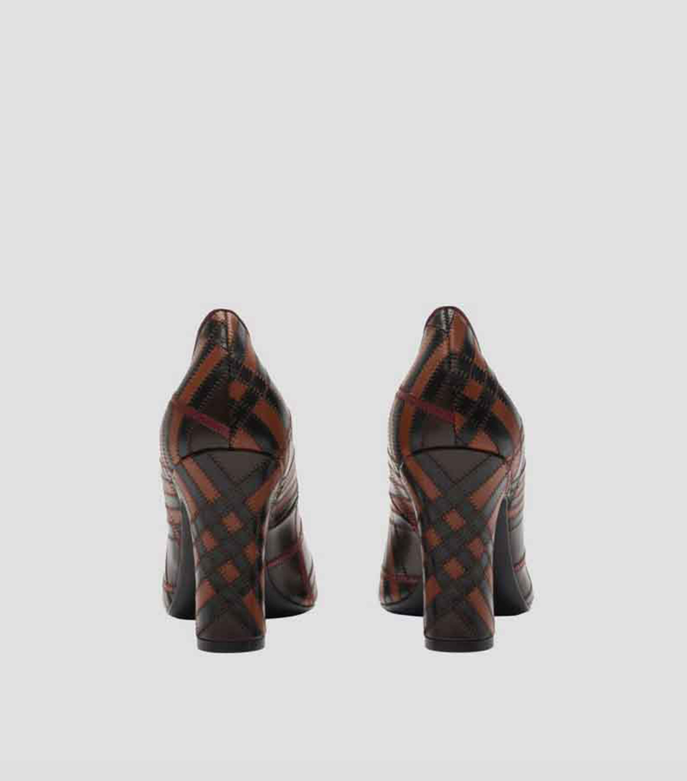 Zapatillas pump tacón alto ancho en piel cuadros Mujer