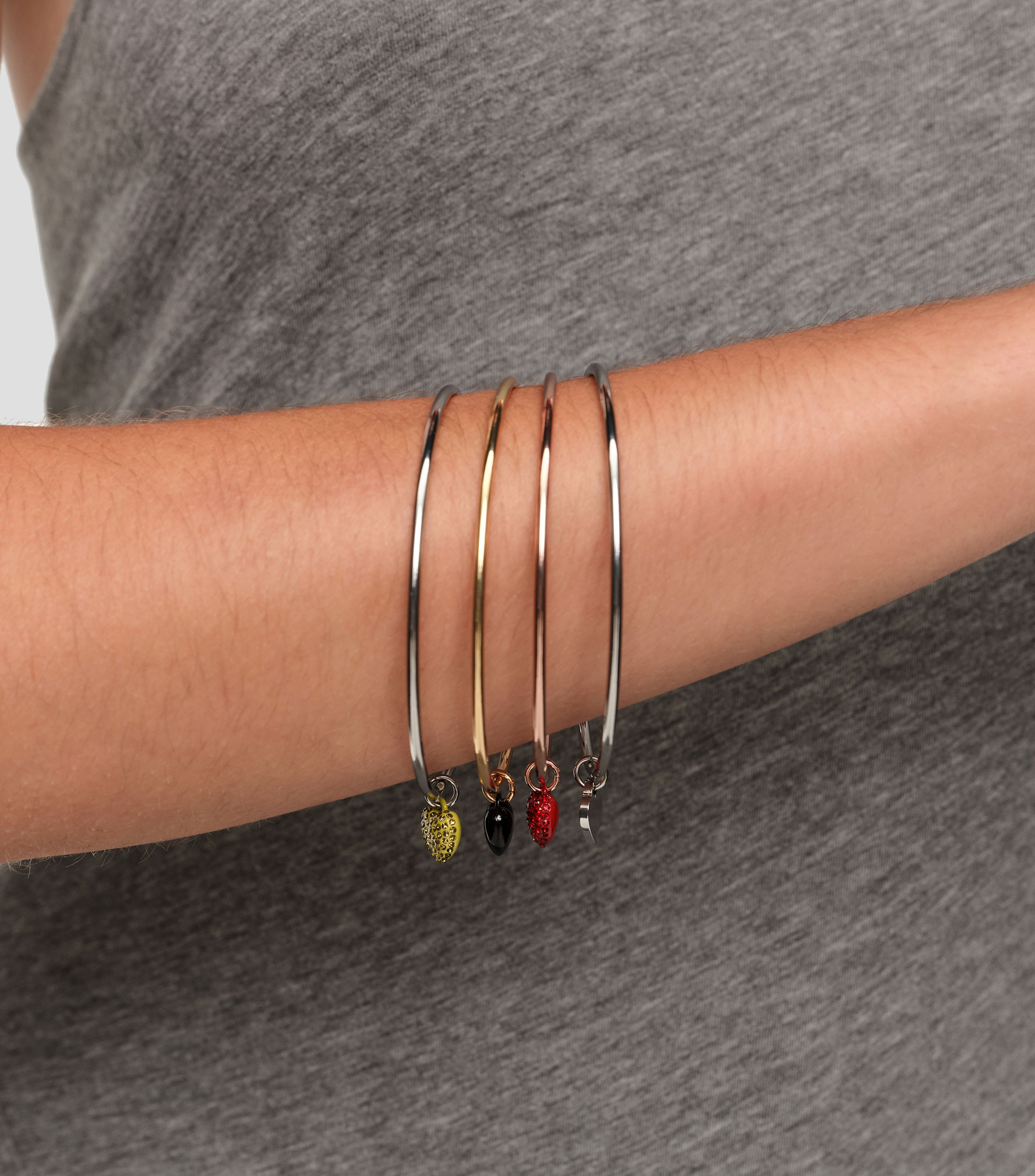 Set 5 Brazaletes corazones Mujer