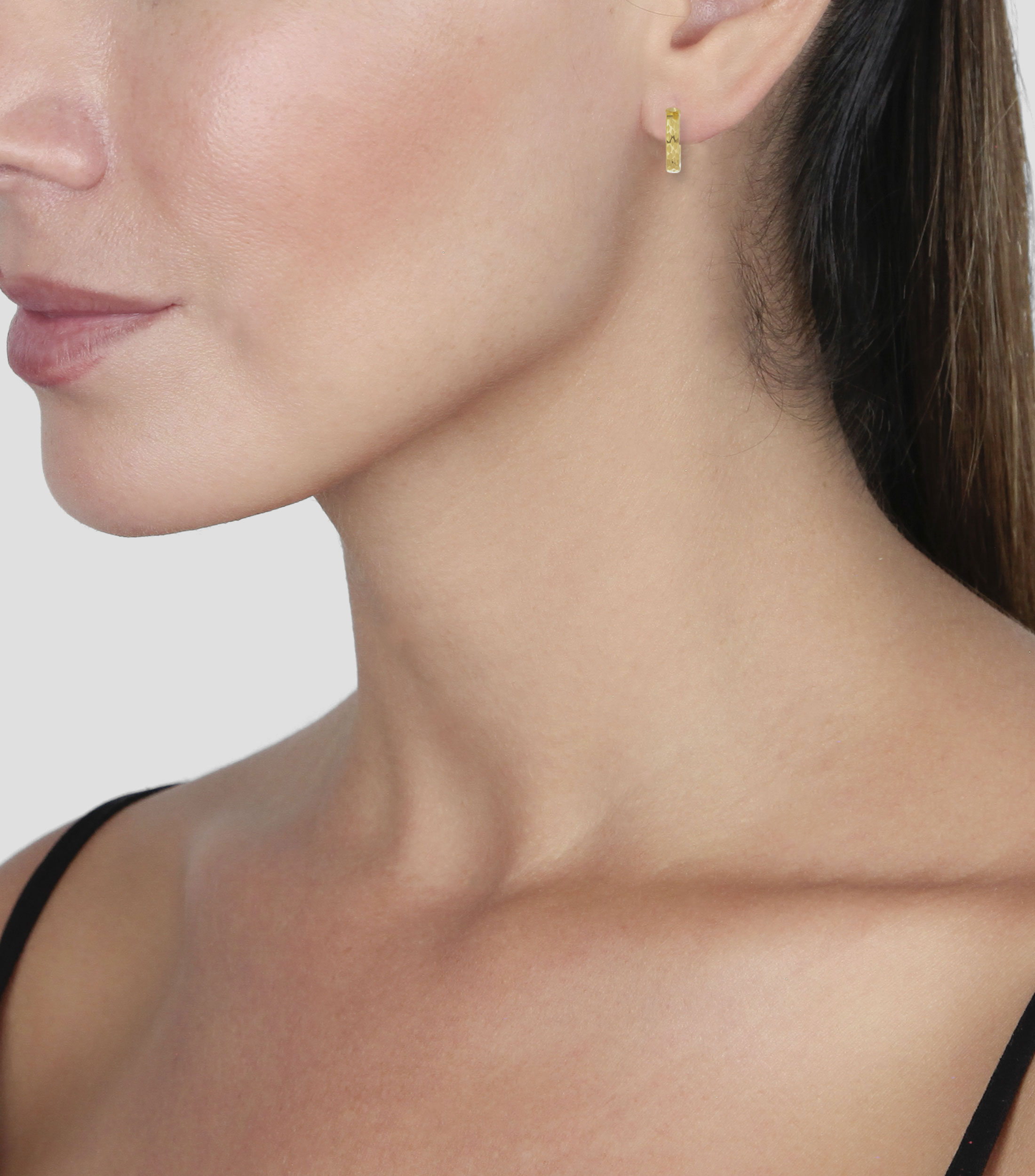 Arracadas chicas en oro amarillo Mujer