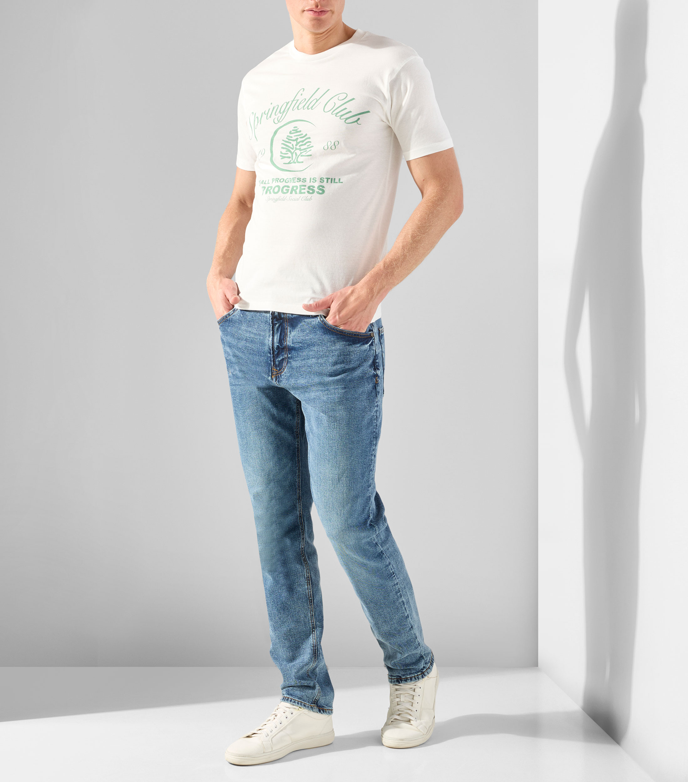 Playera cuello redondo manga corta con estampado Hombre
