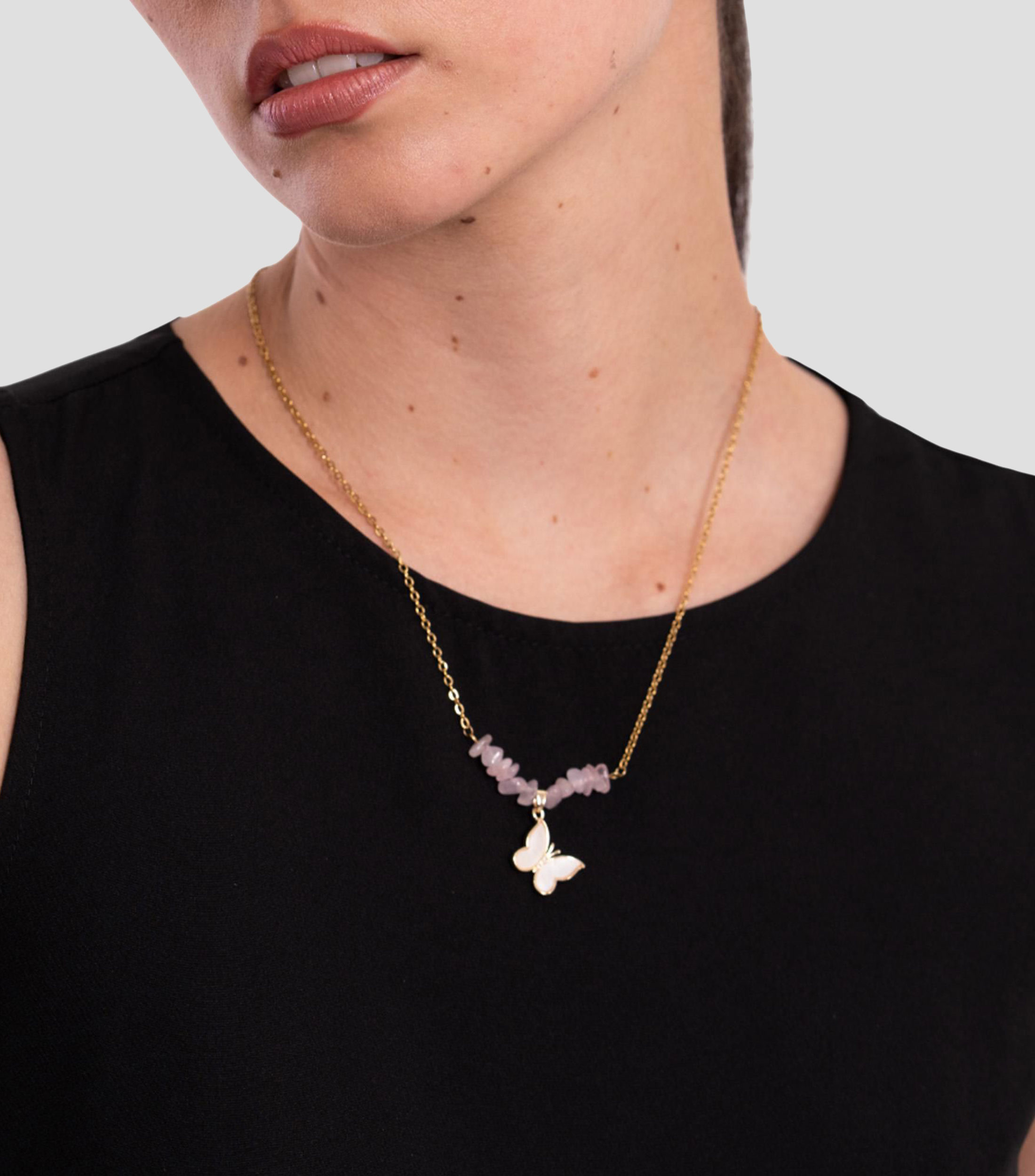 Collar con dije de mariposa Mujer