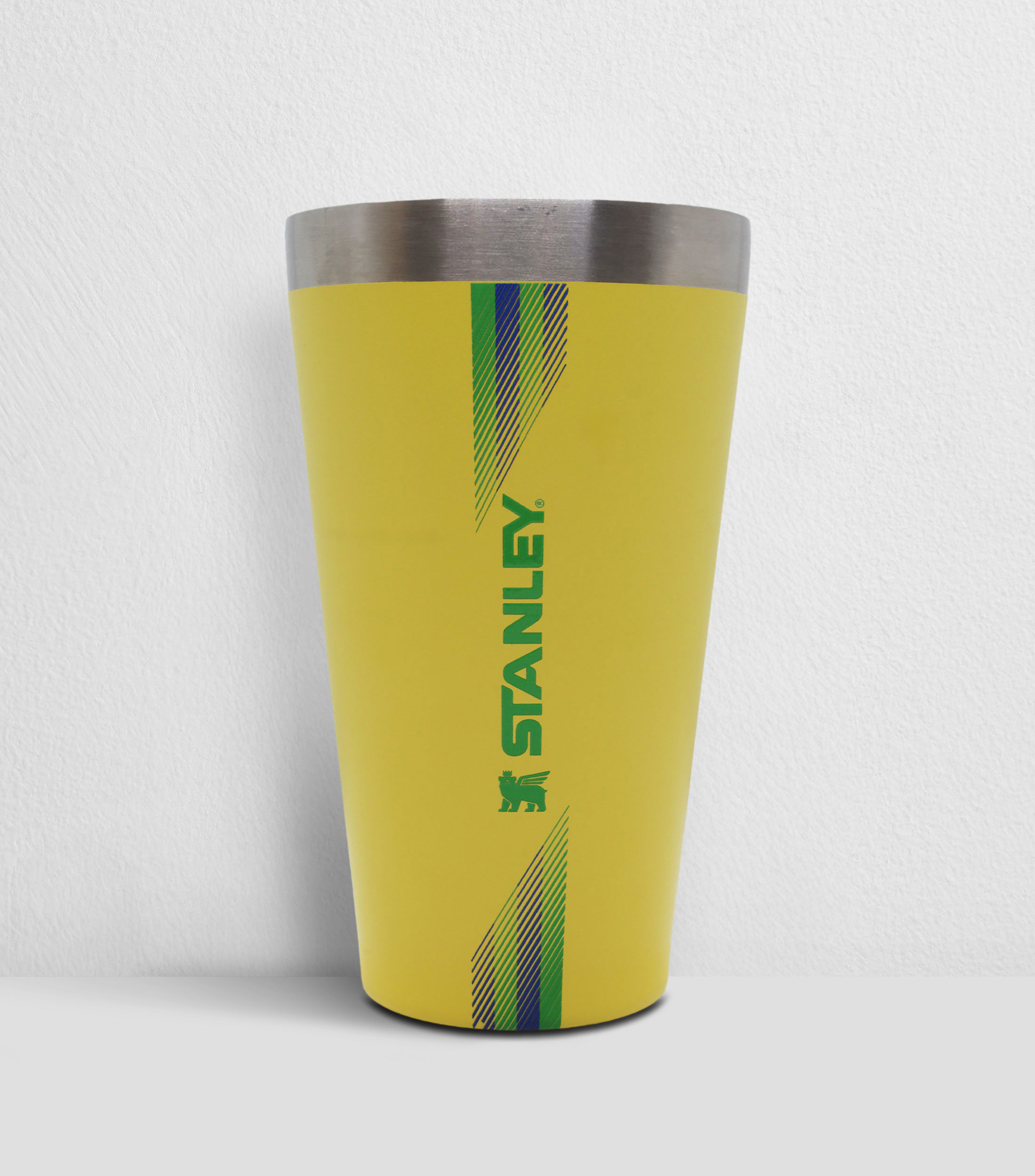 Vaso para cerveza Stanley Adventure Stacking Beer Pint amarillo en acero inoxidable, 473 ml