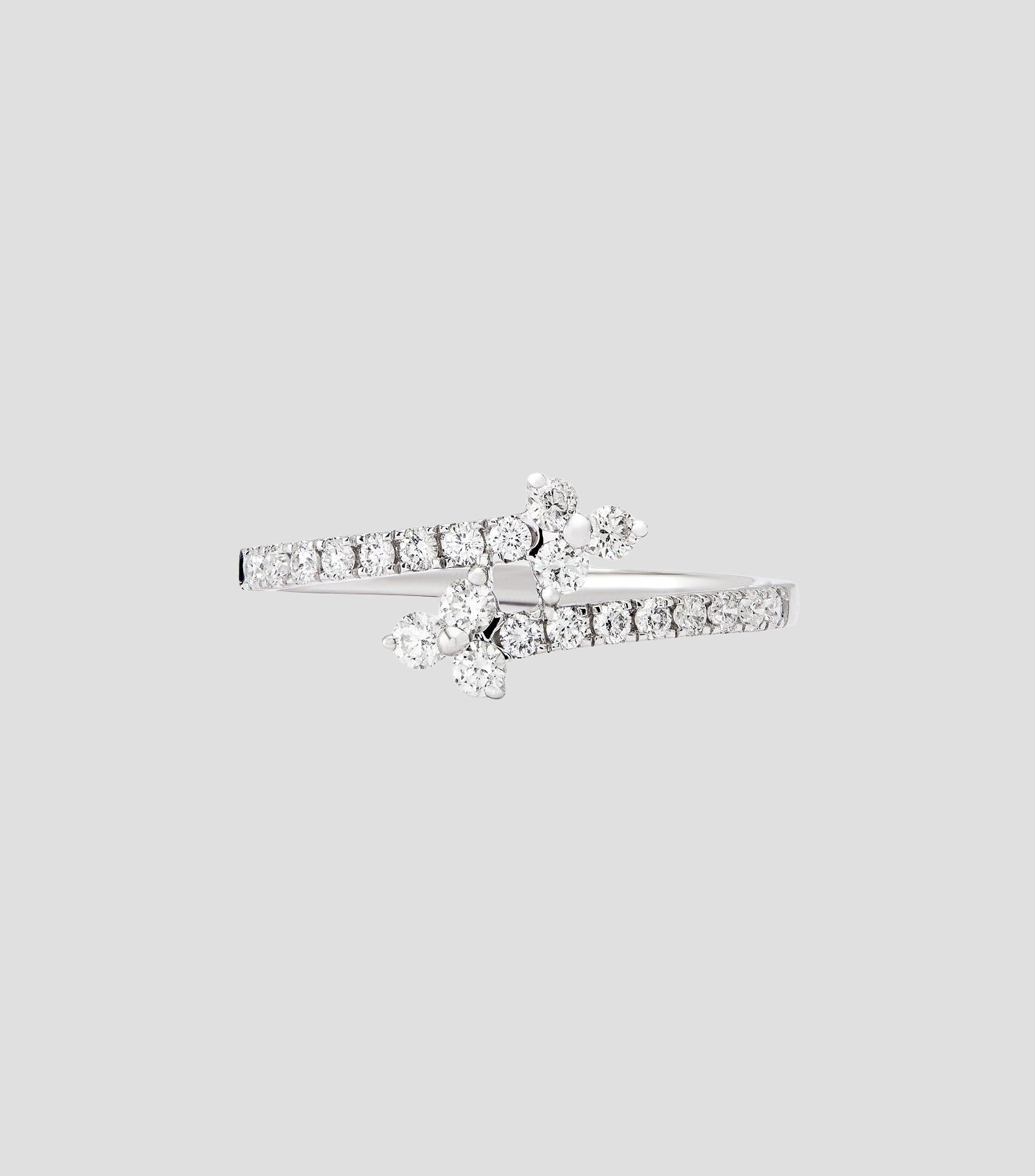 Anillo en Oro blanco de 18 Kilates Tris con diamantes Mujer