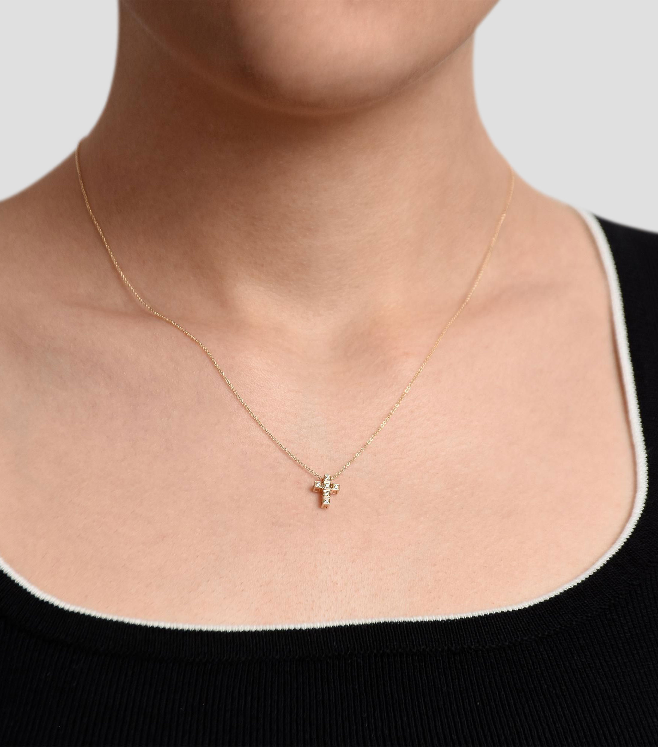 Gargantilla en oro amarillo de 14 kilates con diamante Mujer