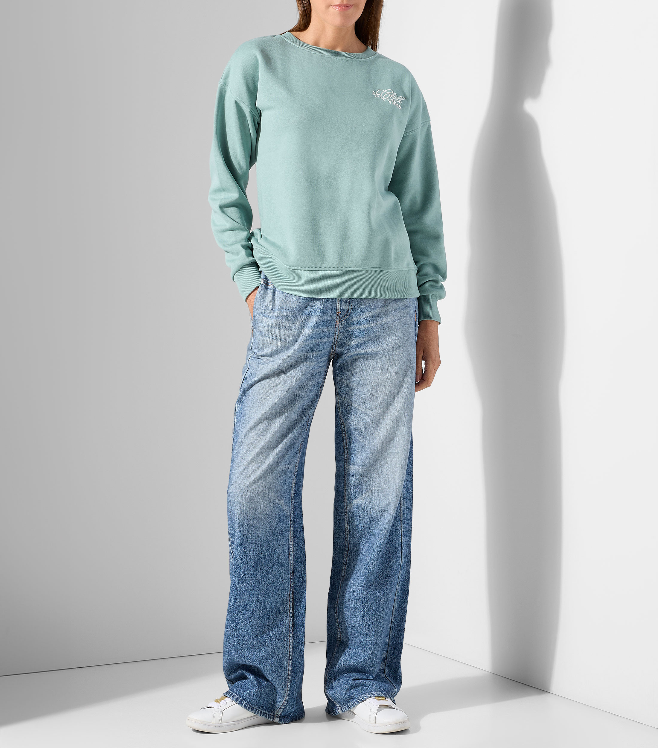 Sudadera con bordado Mujer