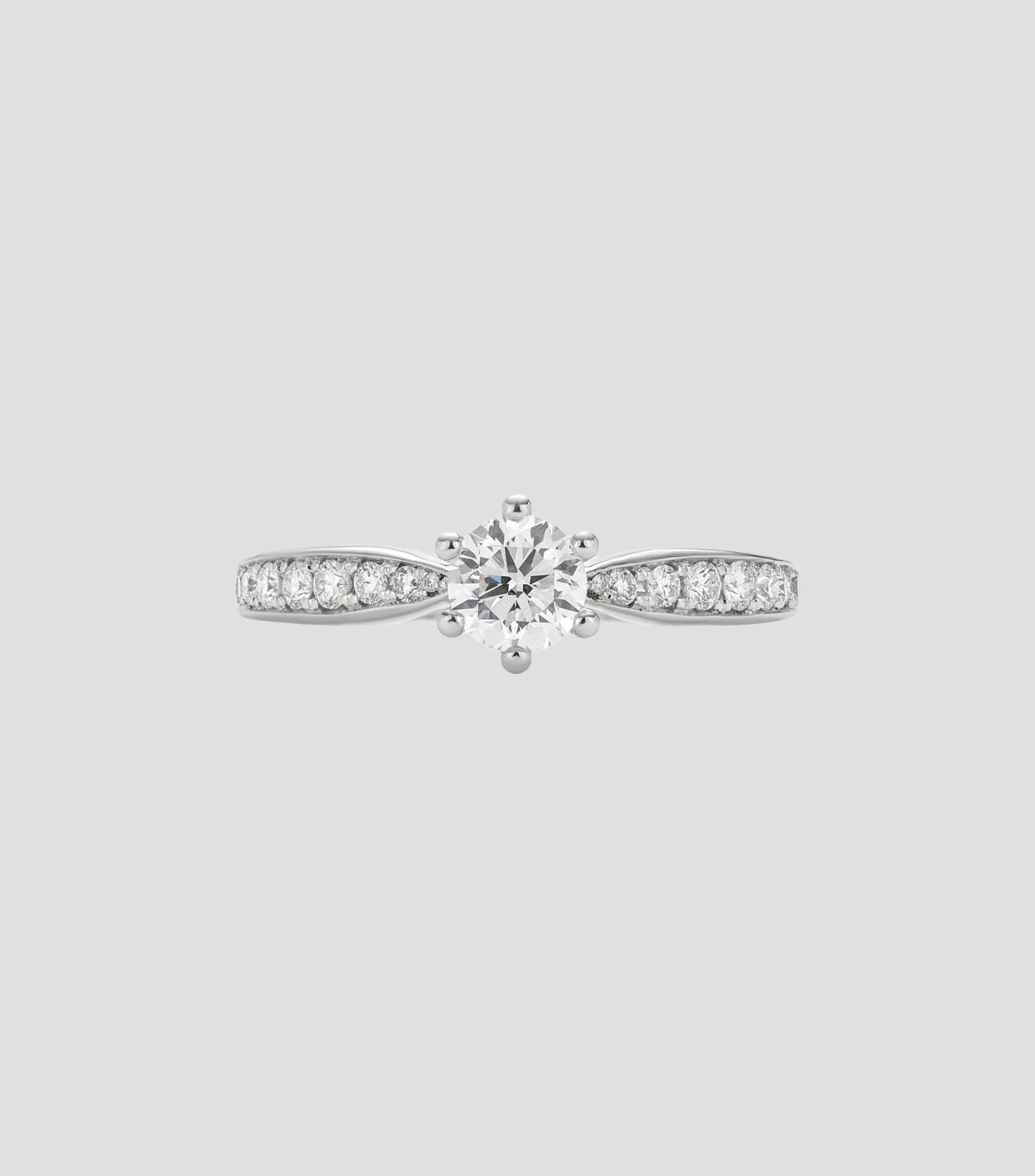 Anillo solitario en Oro blanco de 18 Kilates con diamantes Mujer