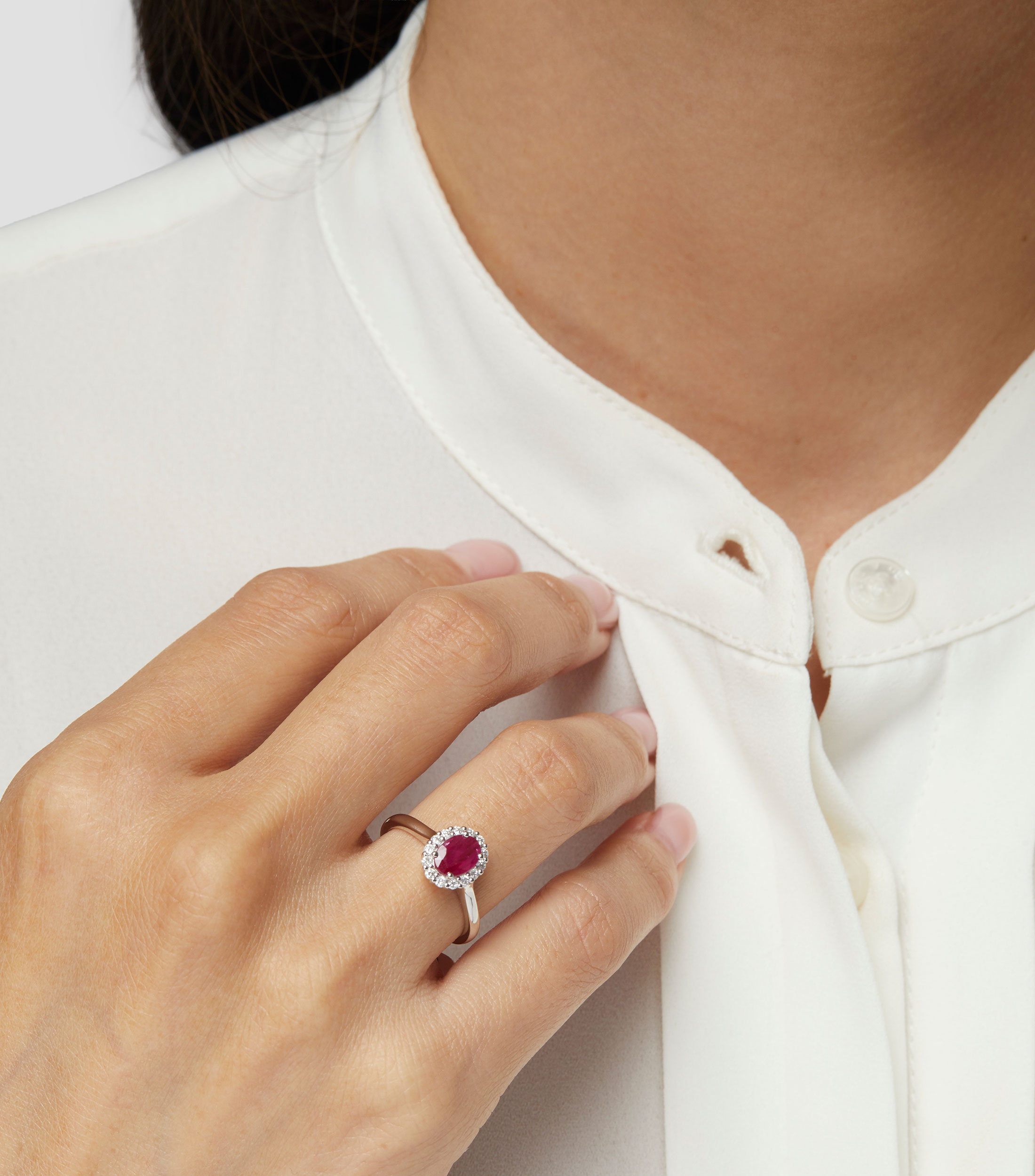 Anillo en oro de 14 kilates con rubí Mujer