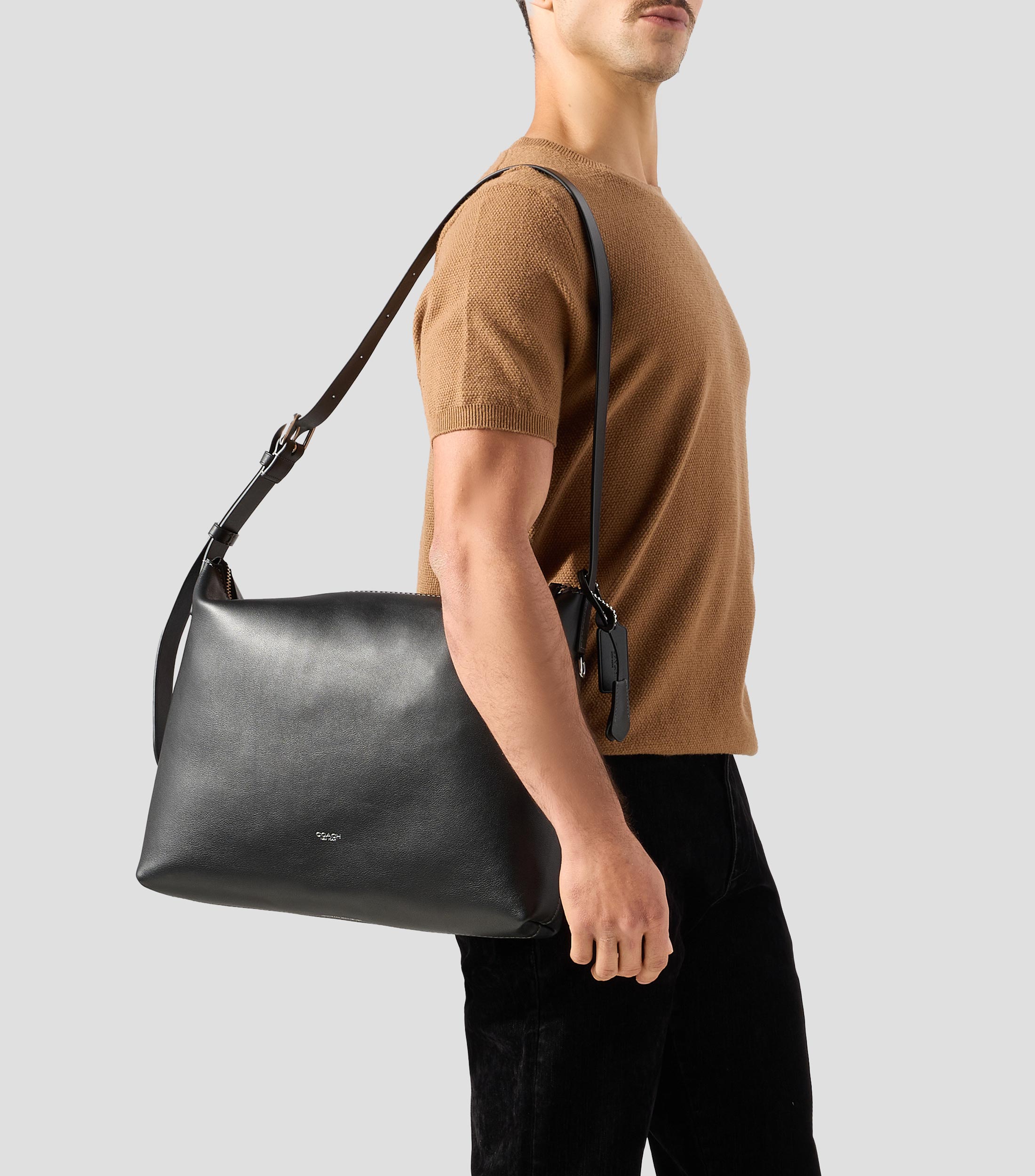 Bolso Shoulder en piel vacuna liso Hombre