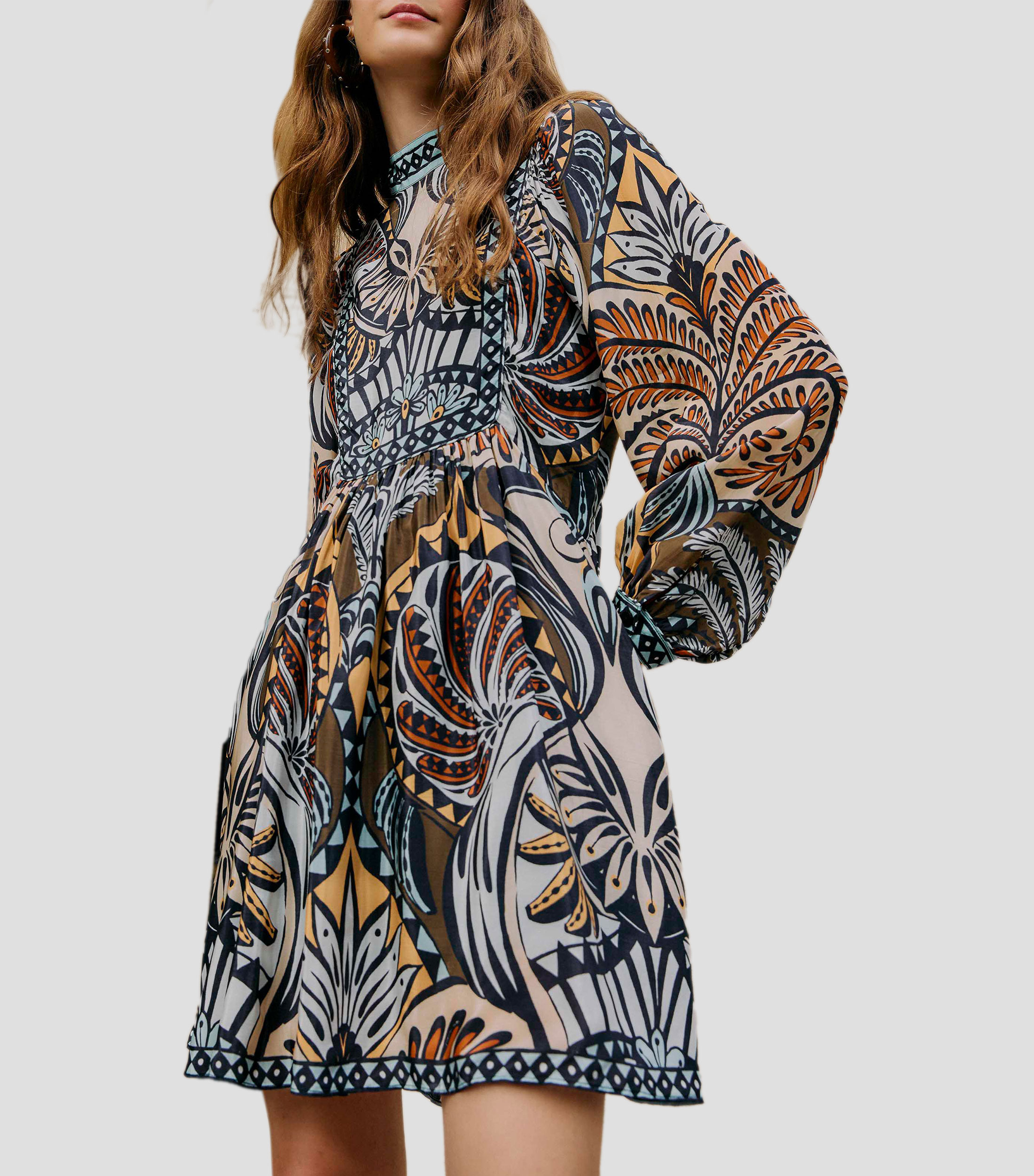 Vestido mini con manga larga estampada Mujer