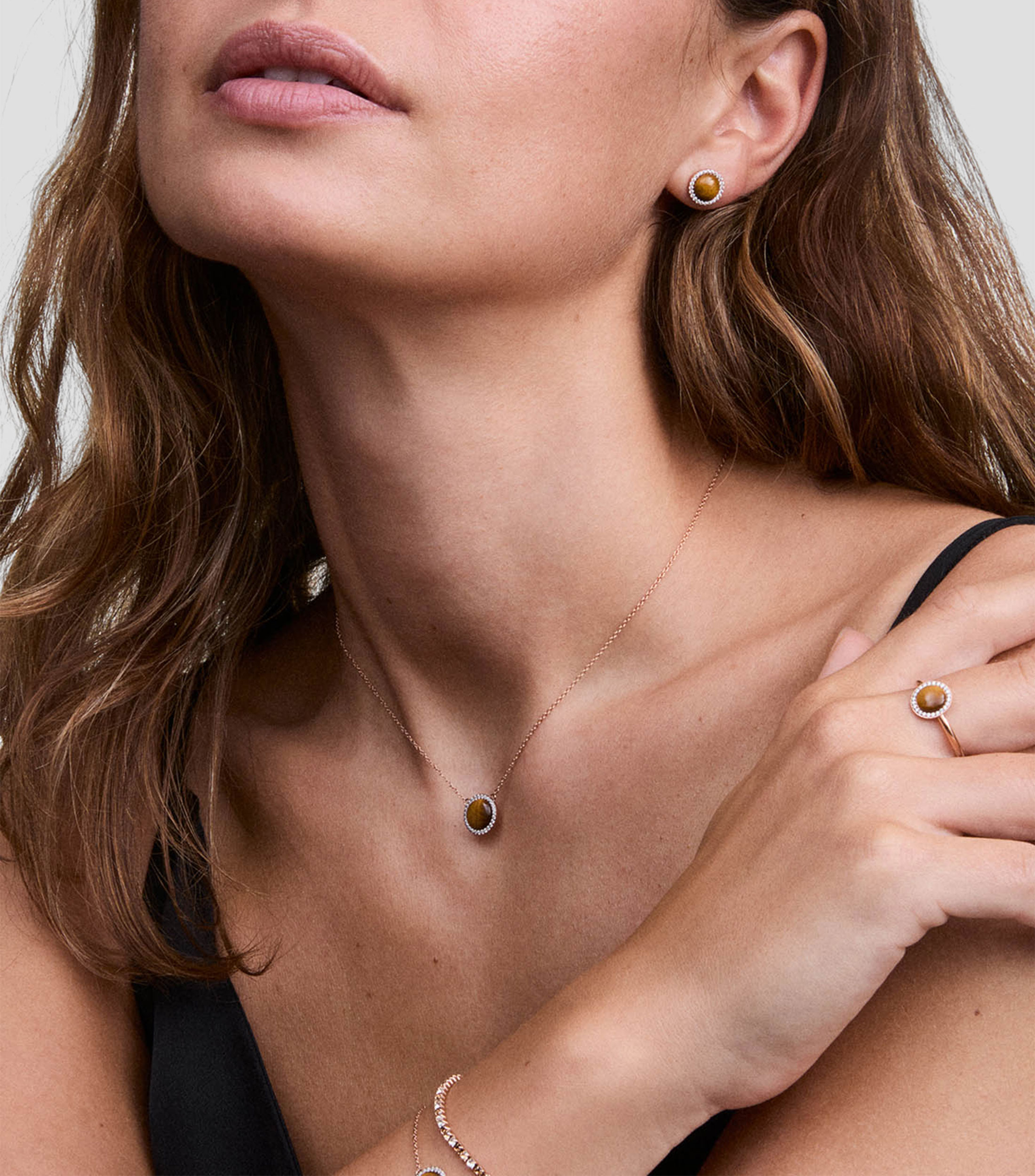 Collar con cristales y ojo de tigre Mujer