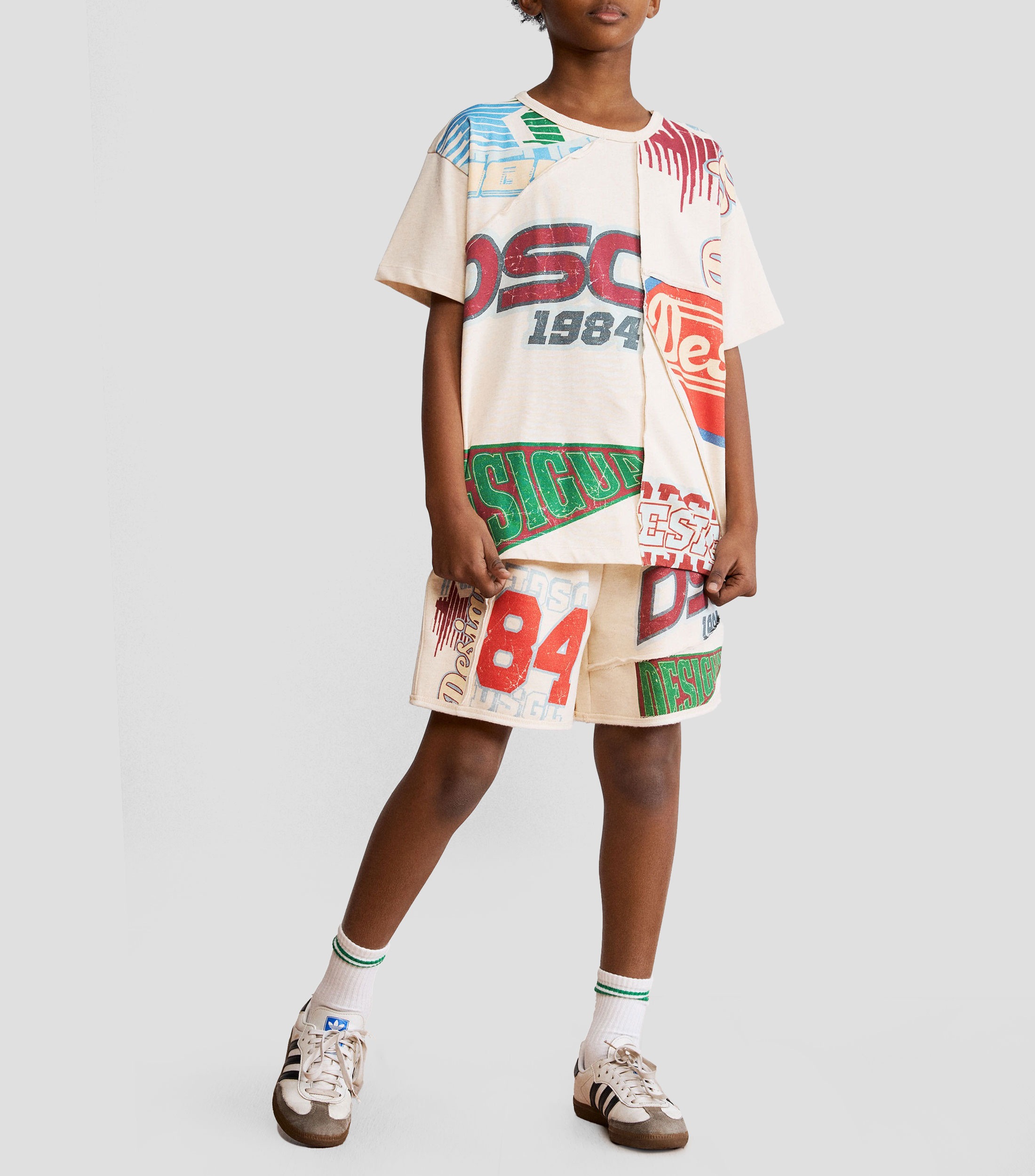 Playera cuello redondo manga corta con estampado Niña