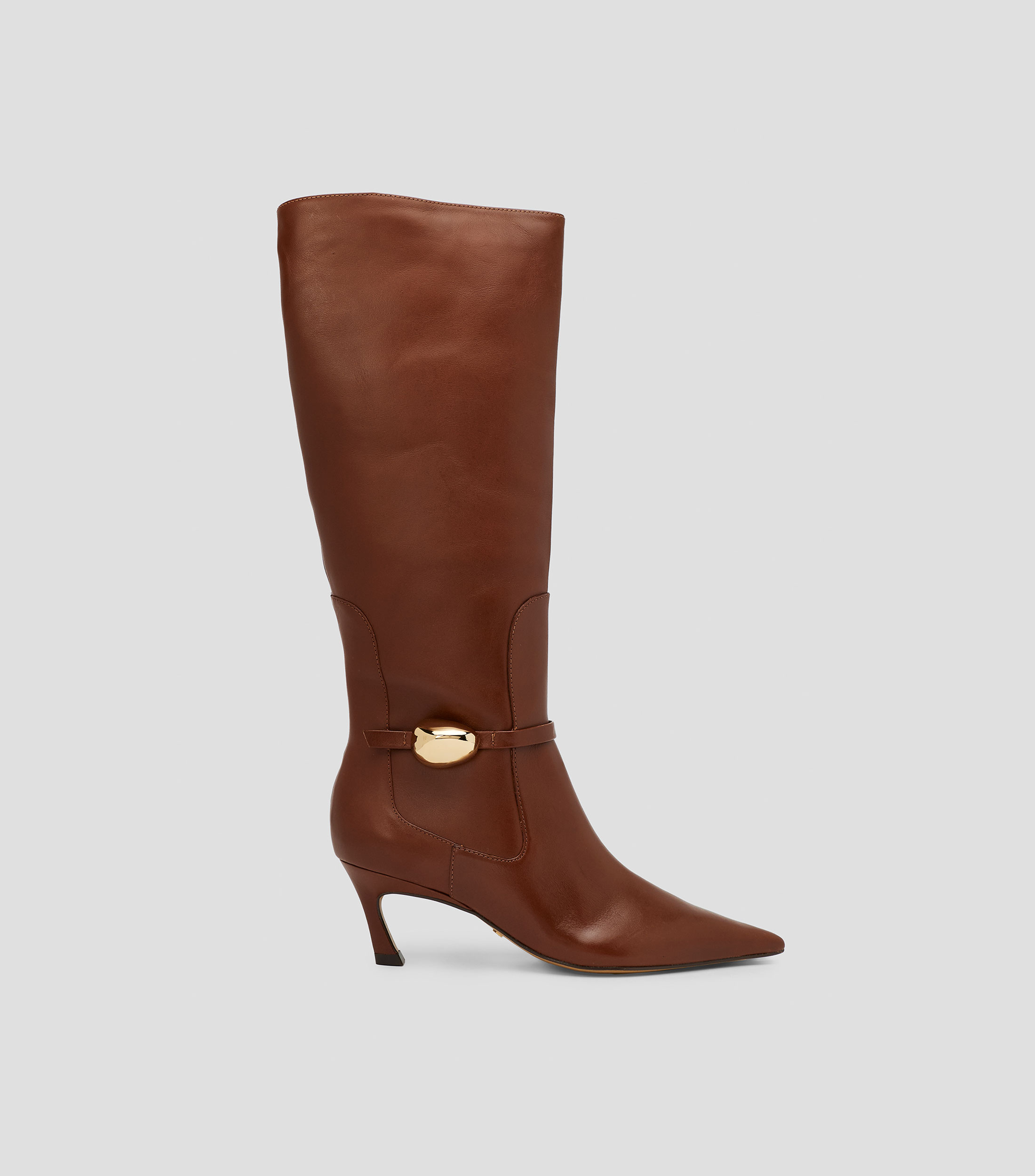 Botas largas de tacón bajo delgado en piel Mujer