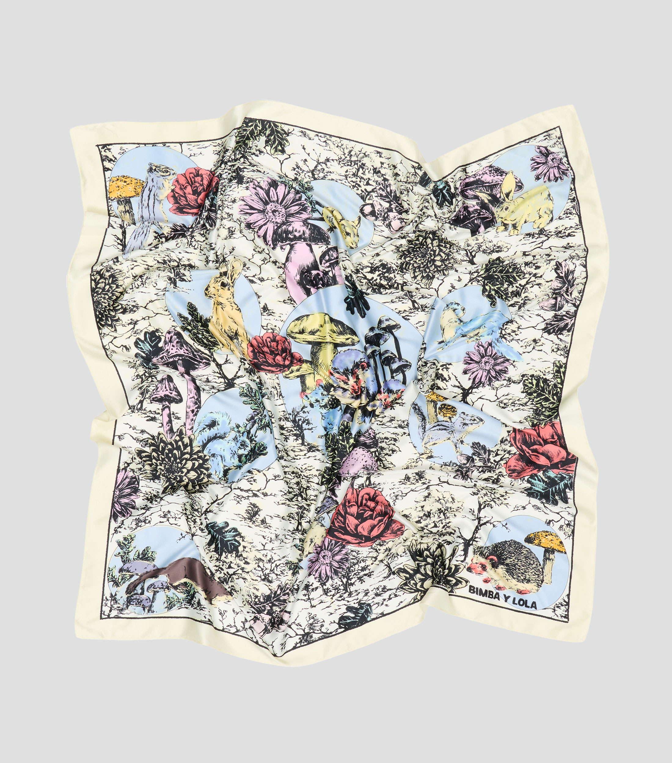 Pañuelo marfil estampado bosque Mujer