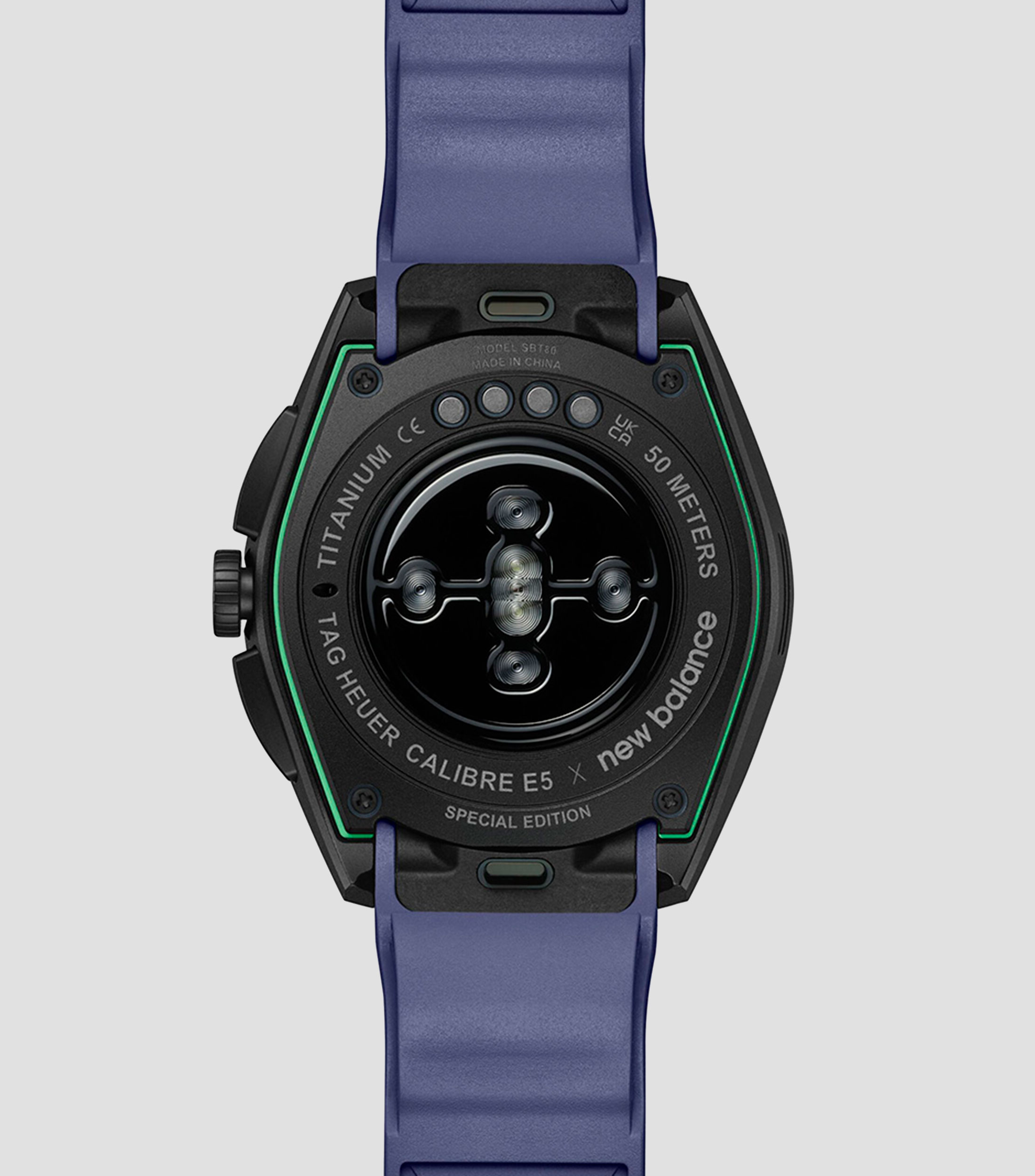 Reloj digital Unisex Connected Calibre E5 x New Balance Edition deportivo negro
