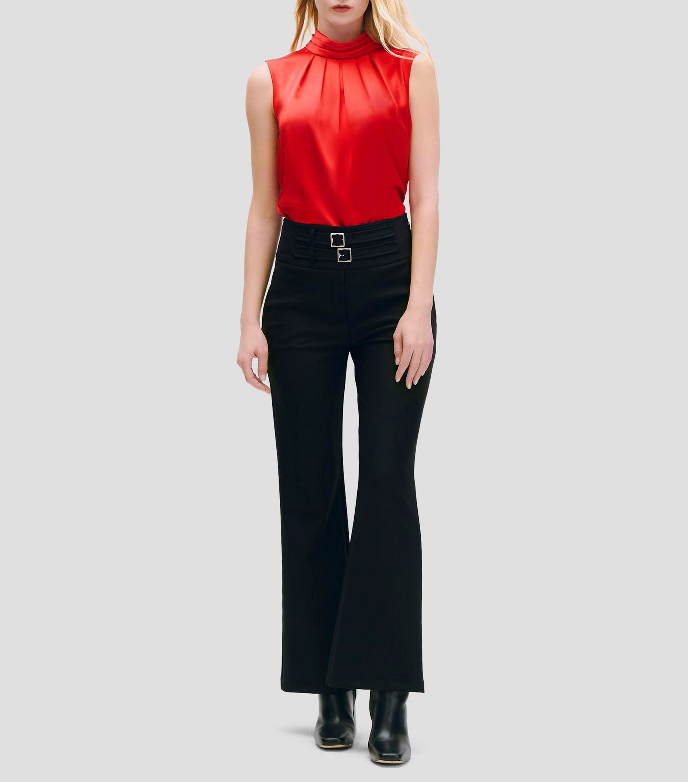 Blusa de satín cuello alto drapeado y alforzas delanteras Mujer