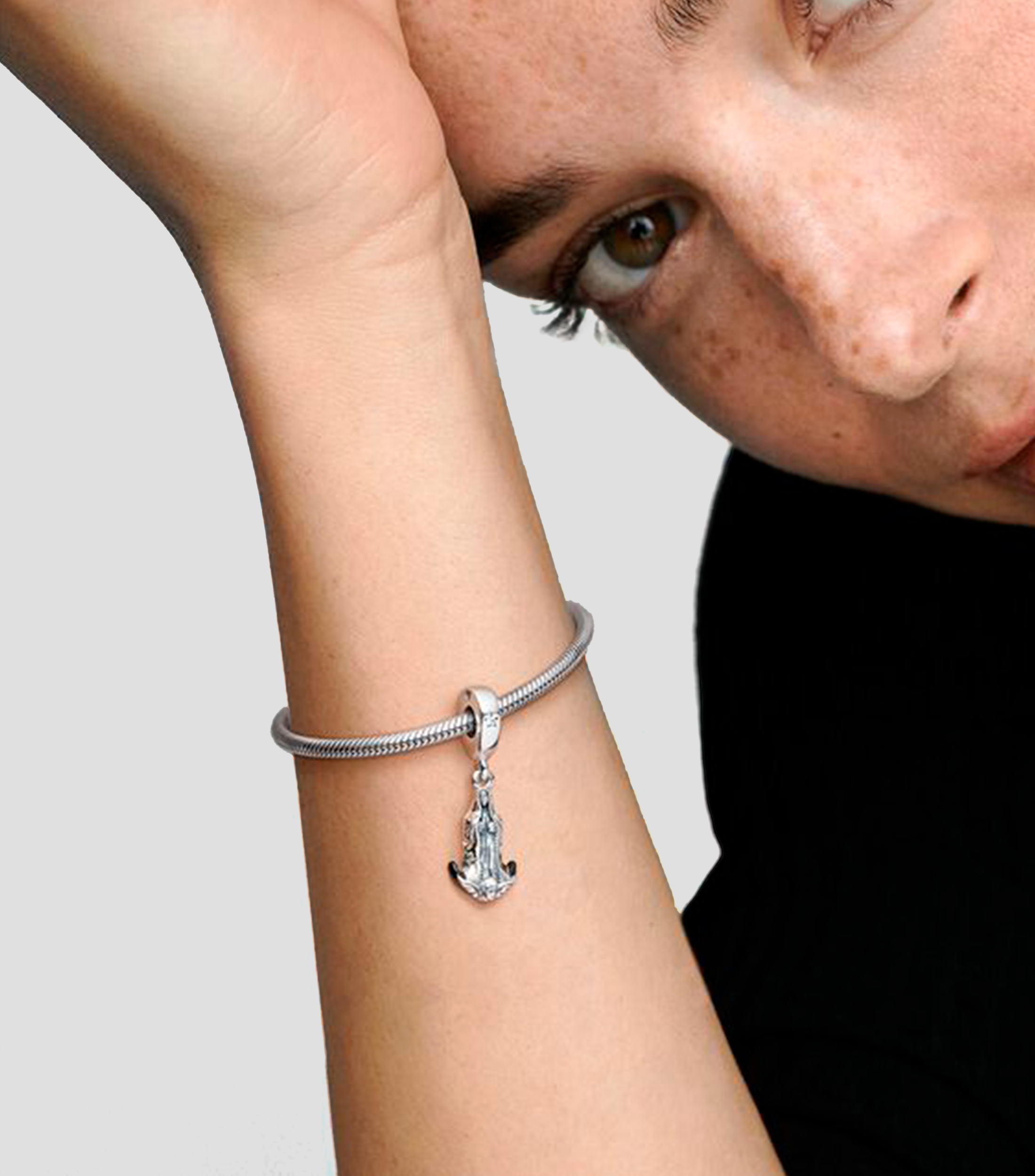 Charm en plata .925 Virgen de Guadalupe con circonitas Mujer