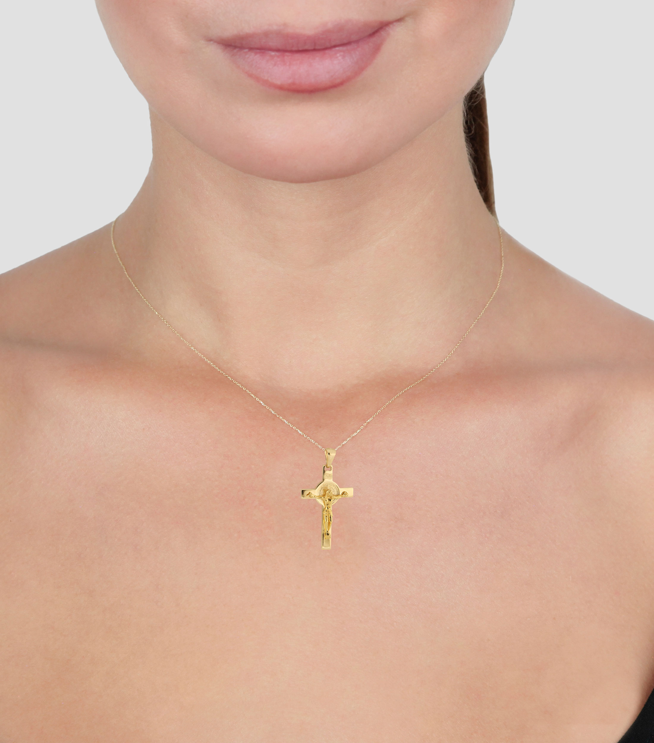 Dije de Cruz de San Benito en oro amarillo 14 kilates Unisex