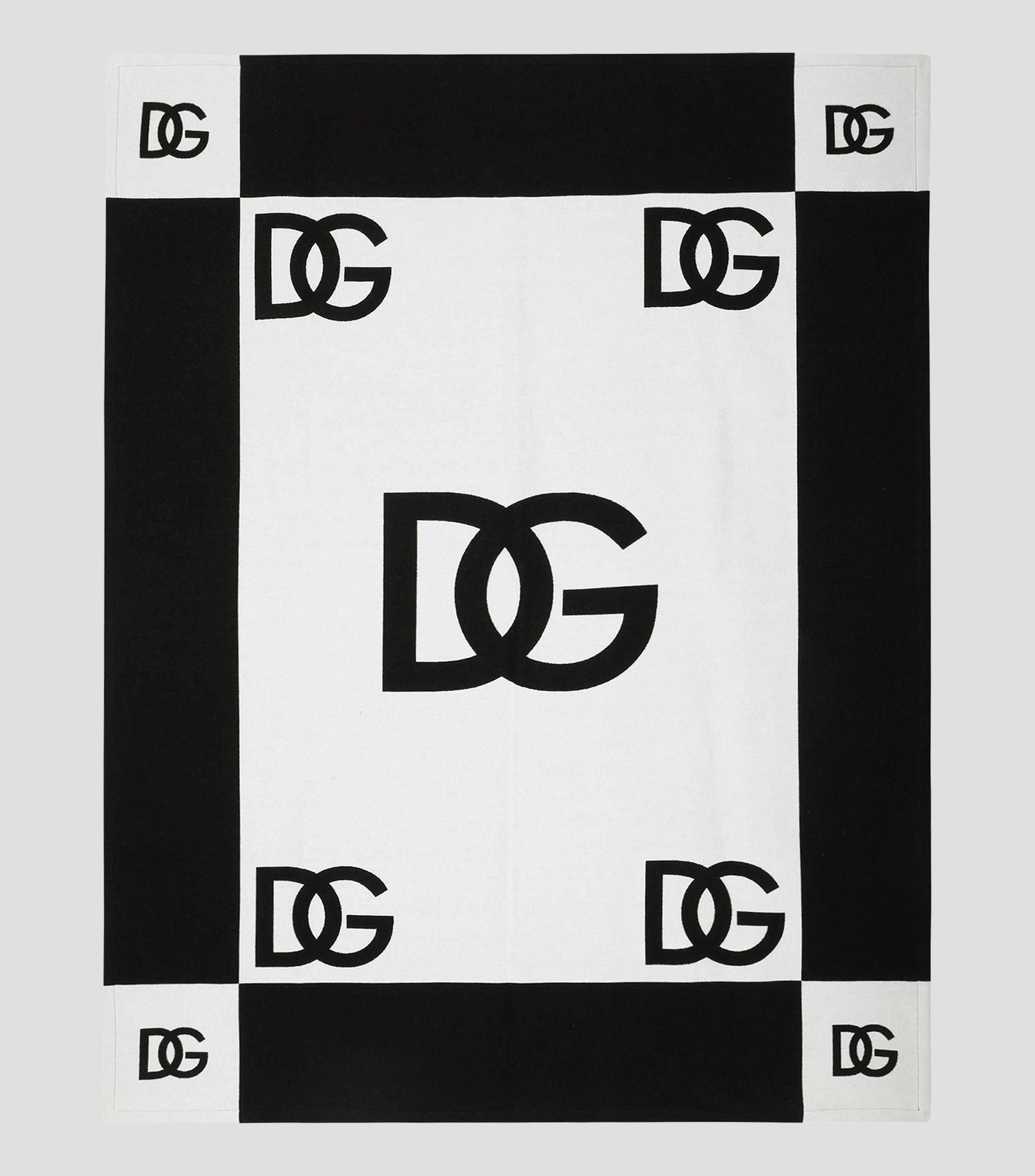 Frazada DG Logo