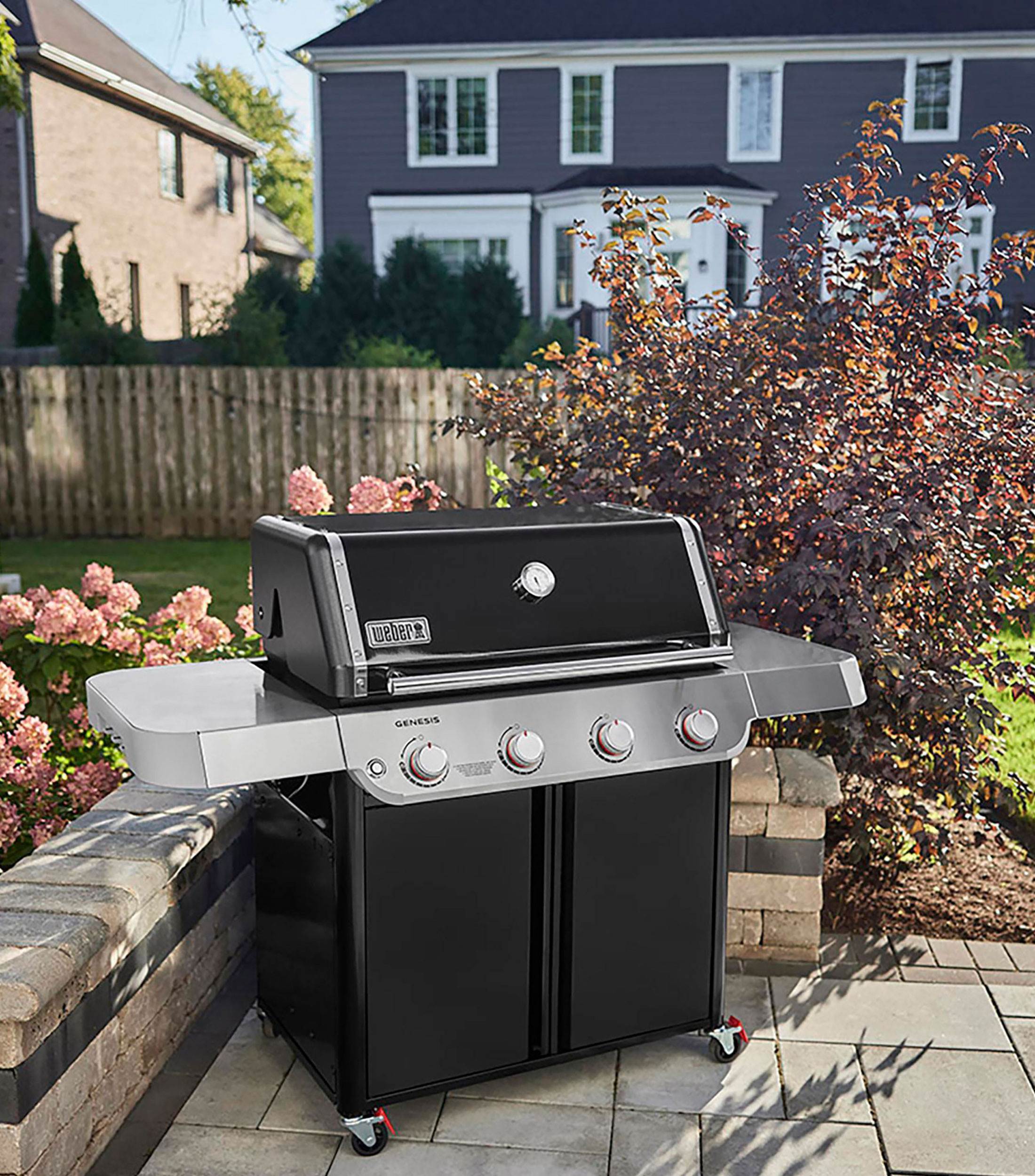 Asador de Gas Genesis E-415 en acero porcelanizado