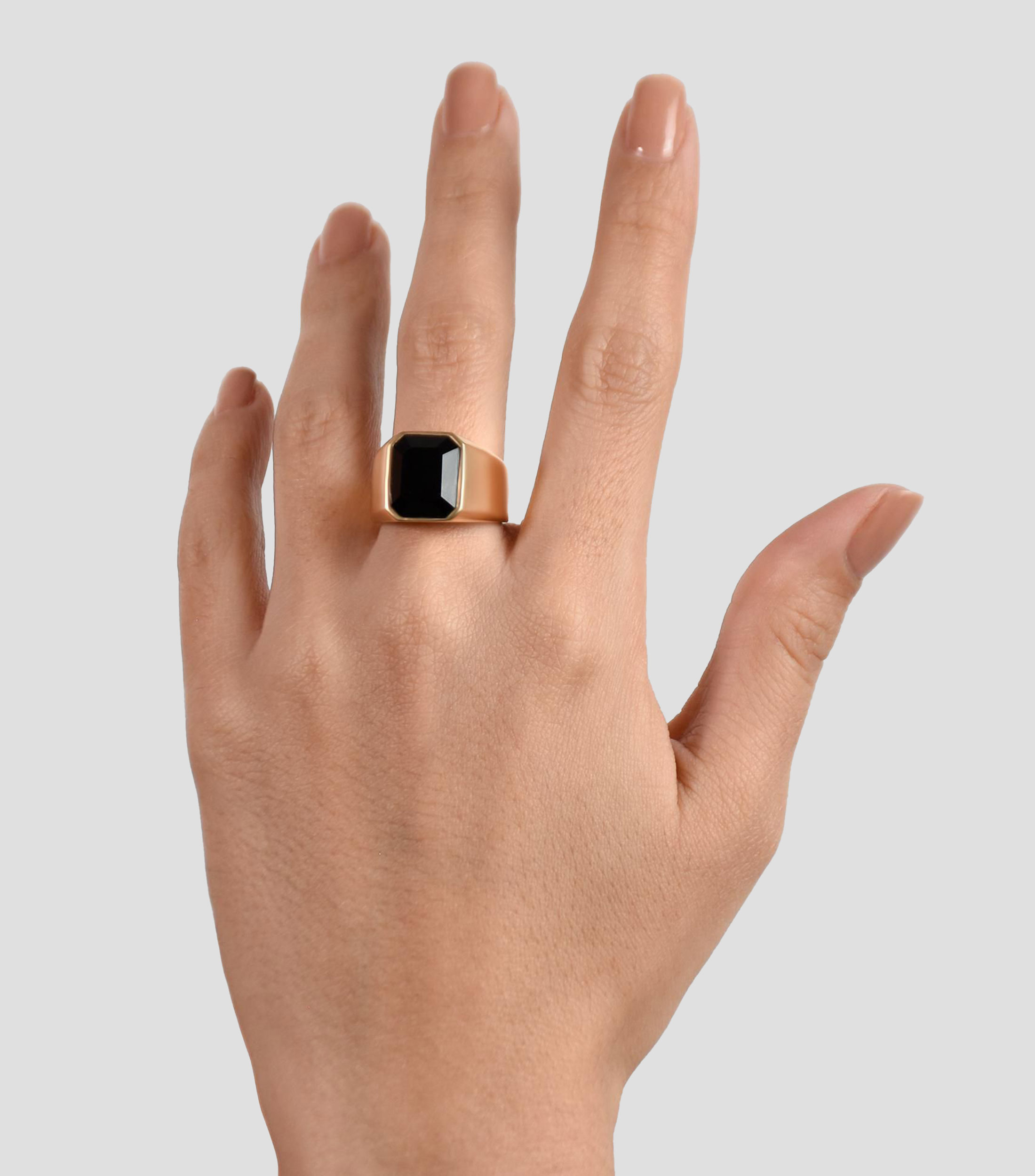 Anillo solitario en Oro amarillo de 14 Kilates con ónix negro Unisex