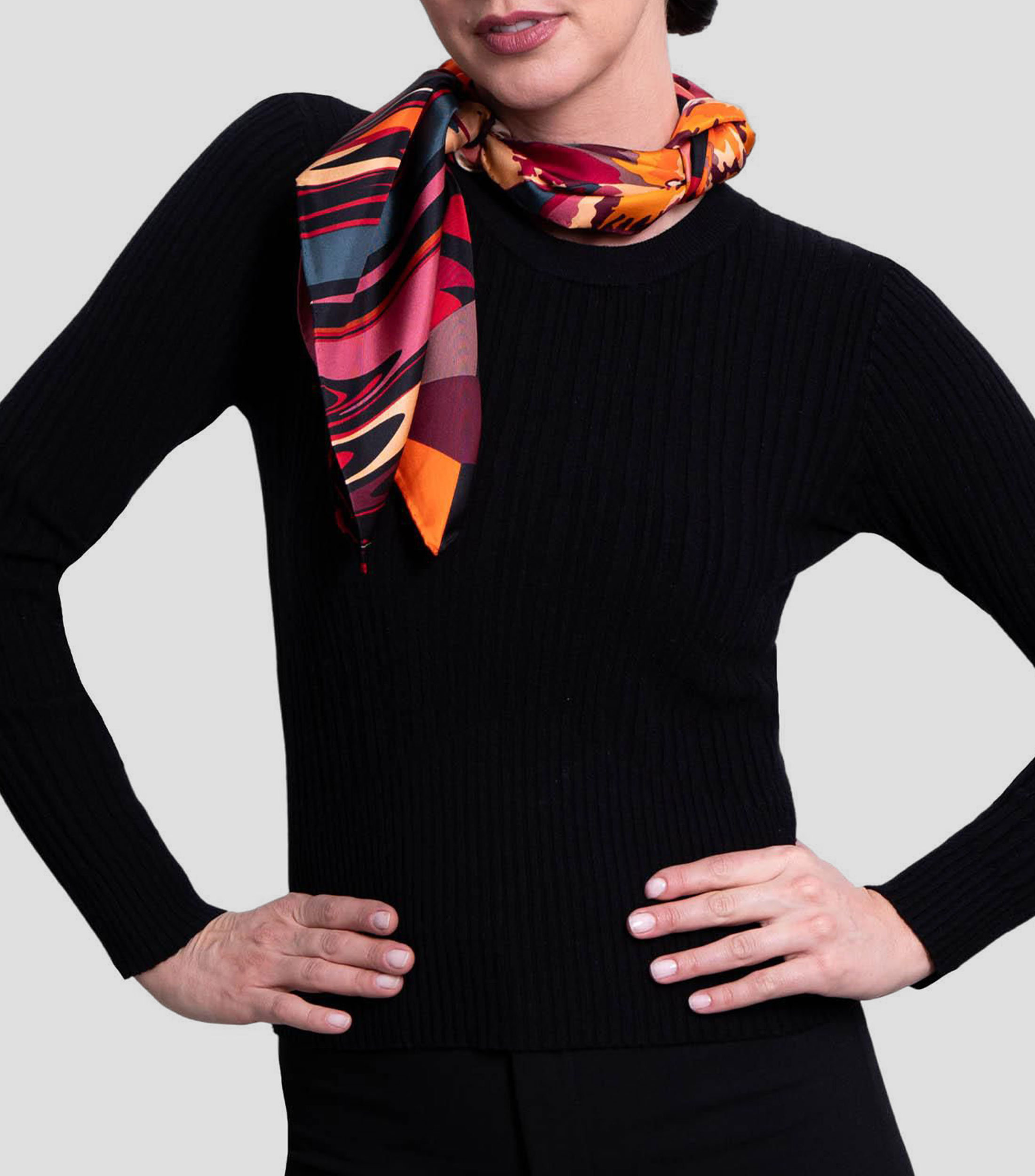 Mascada en seda negro estampada Mujer