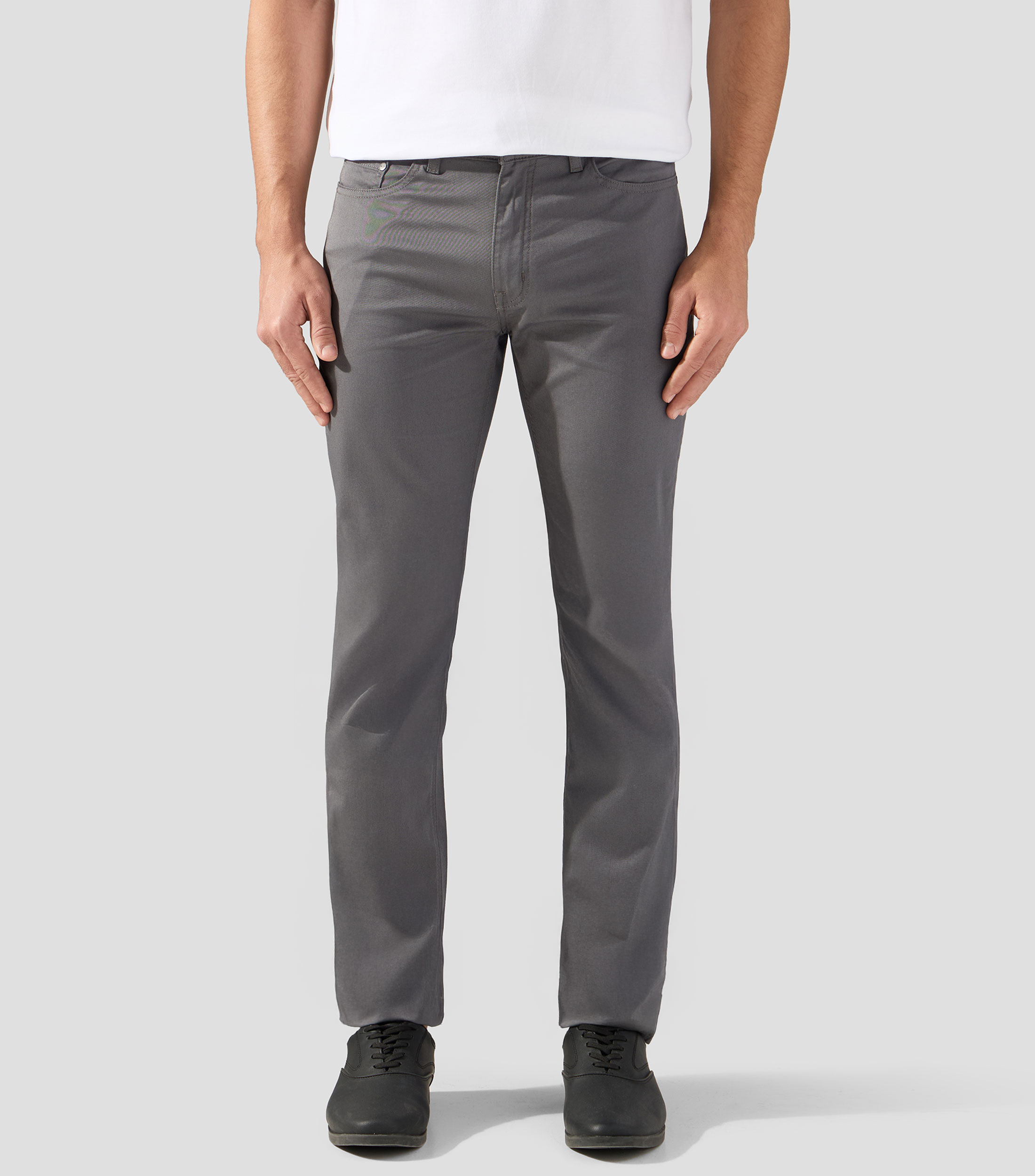 Pantalón casual tipo chino Hombre