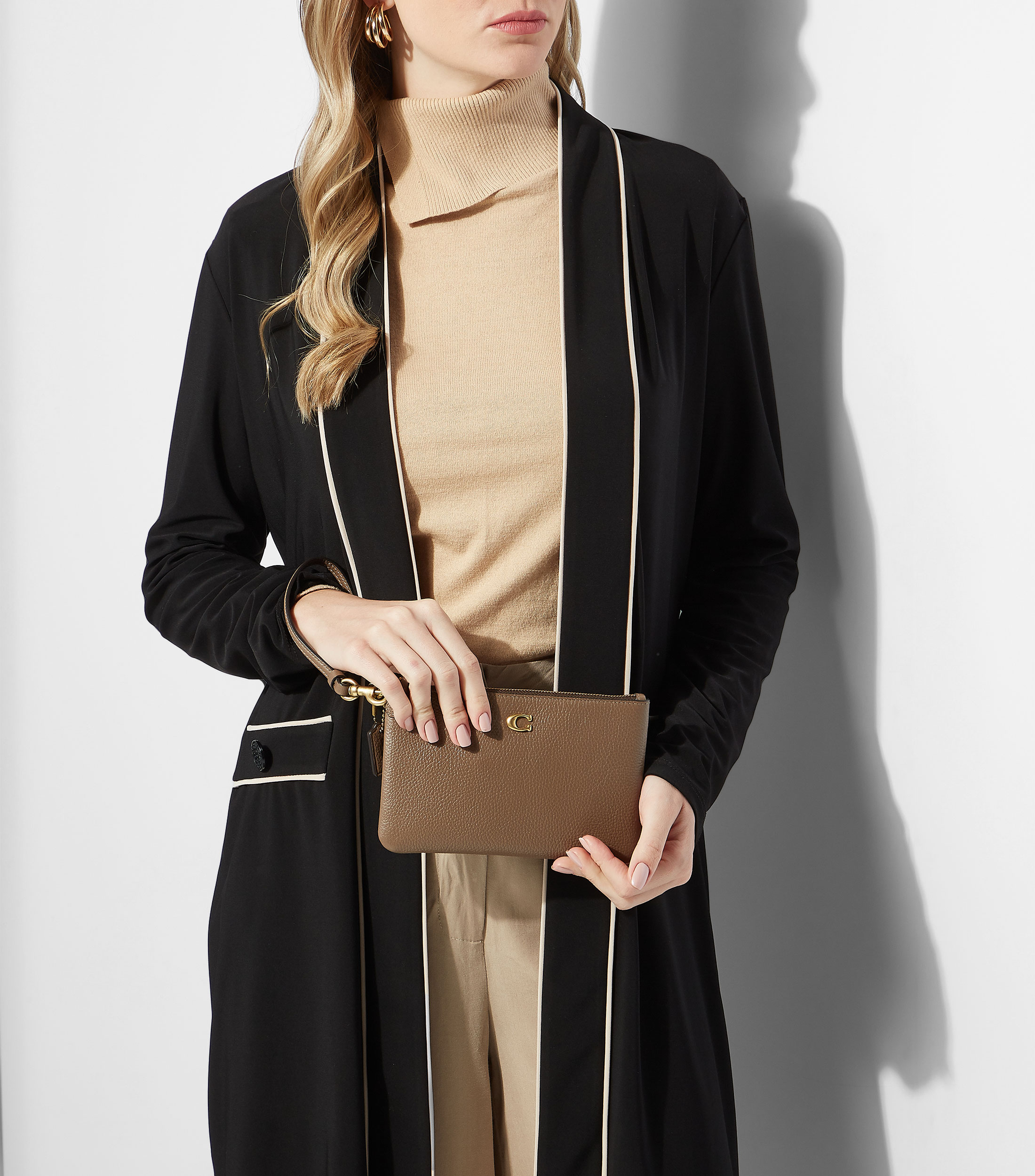 Bolso Wristlet en Piel Polished Pebble Mujer