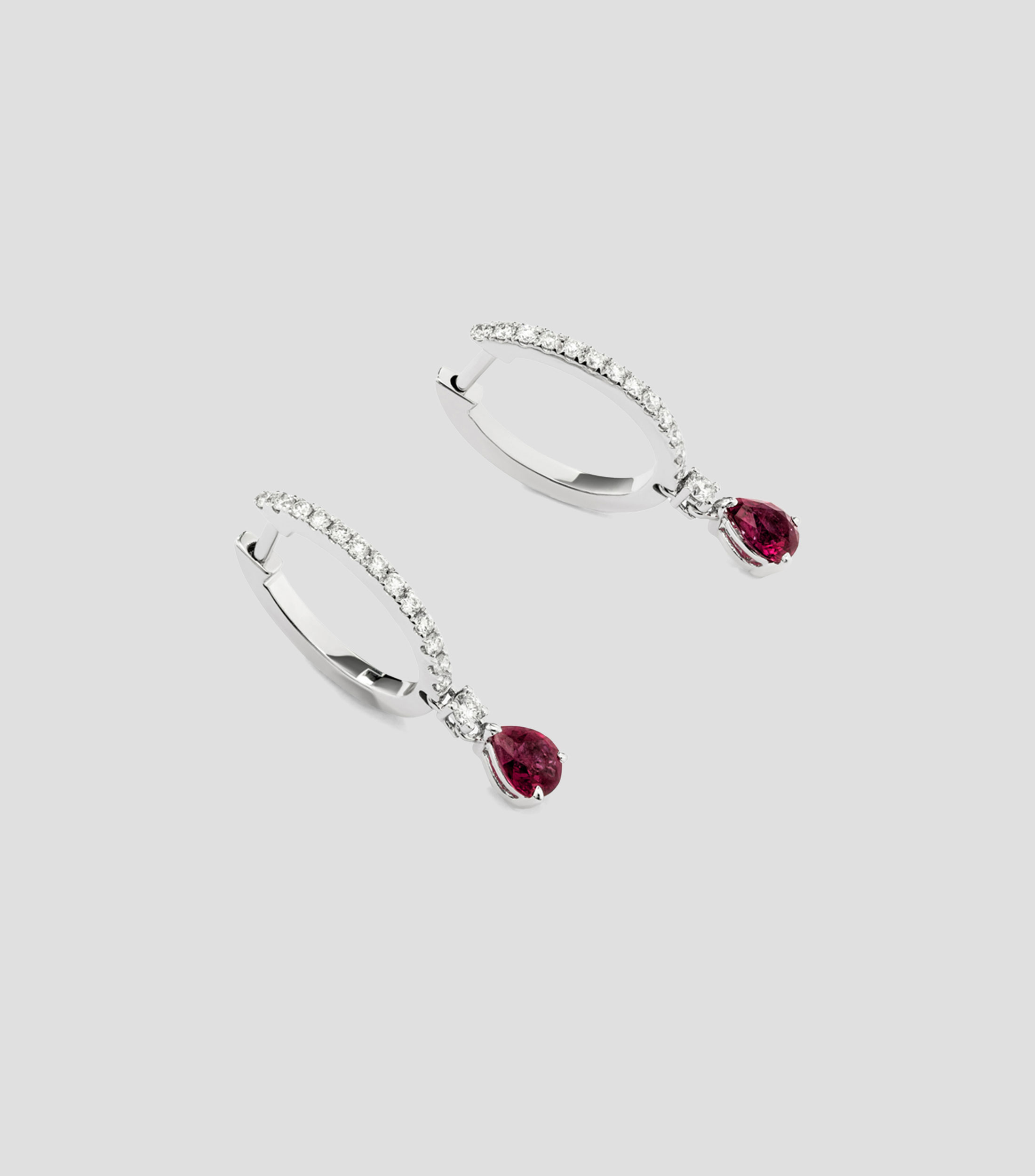 Aretes en oro blanco 18 Kilates con rubíes y diamantes Mujer