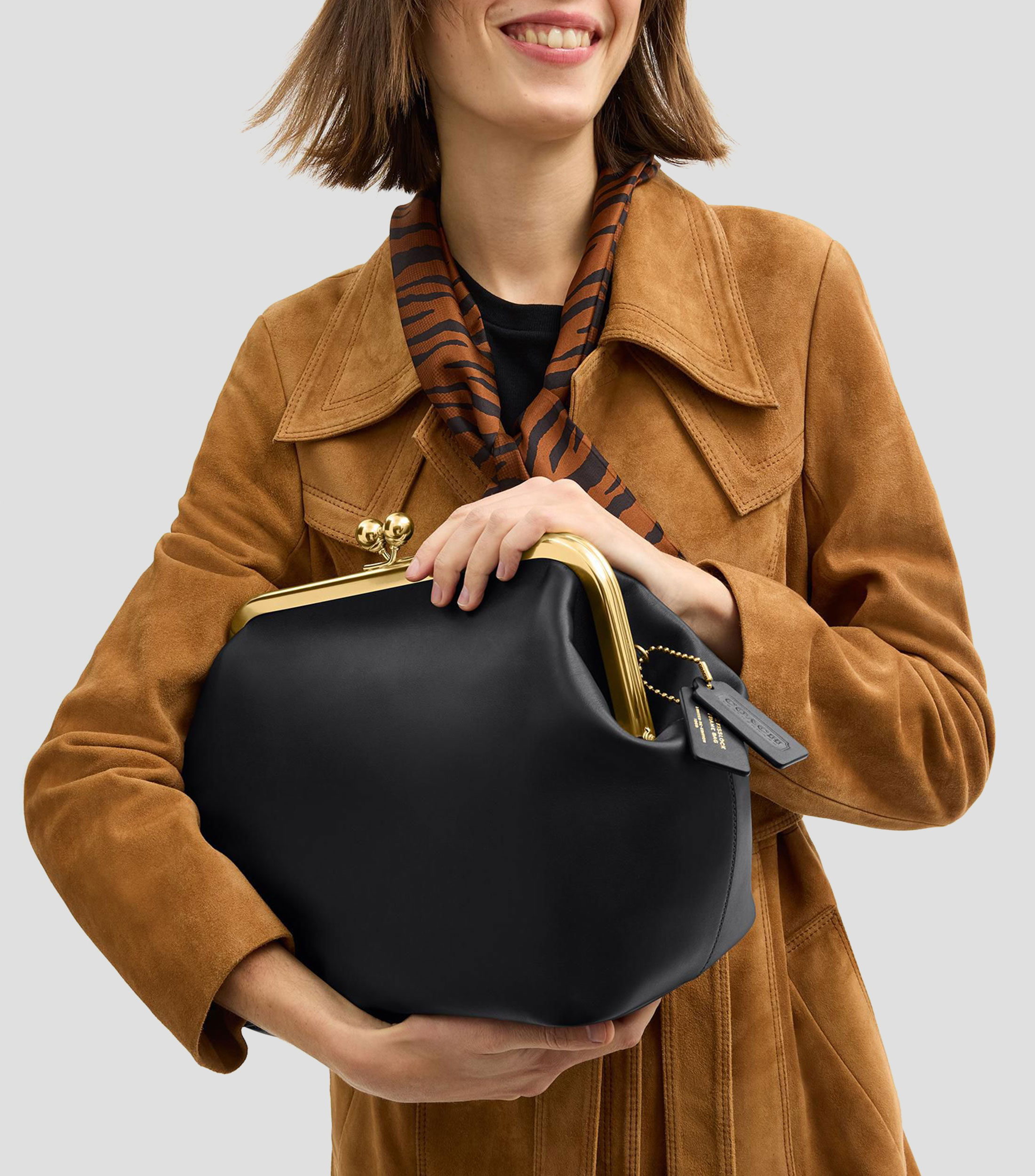 Bolsa Shoulder Negra en piel Kisslock Frame 27 Lisa Mujer