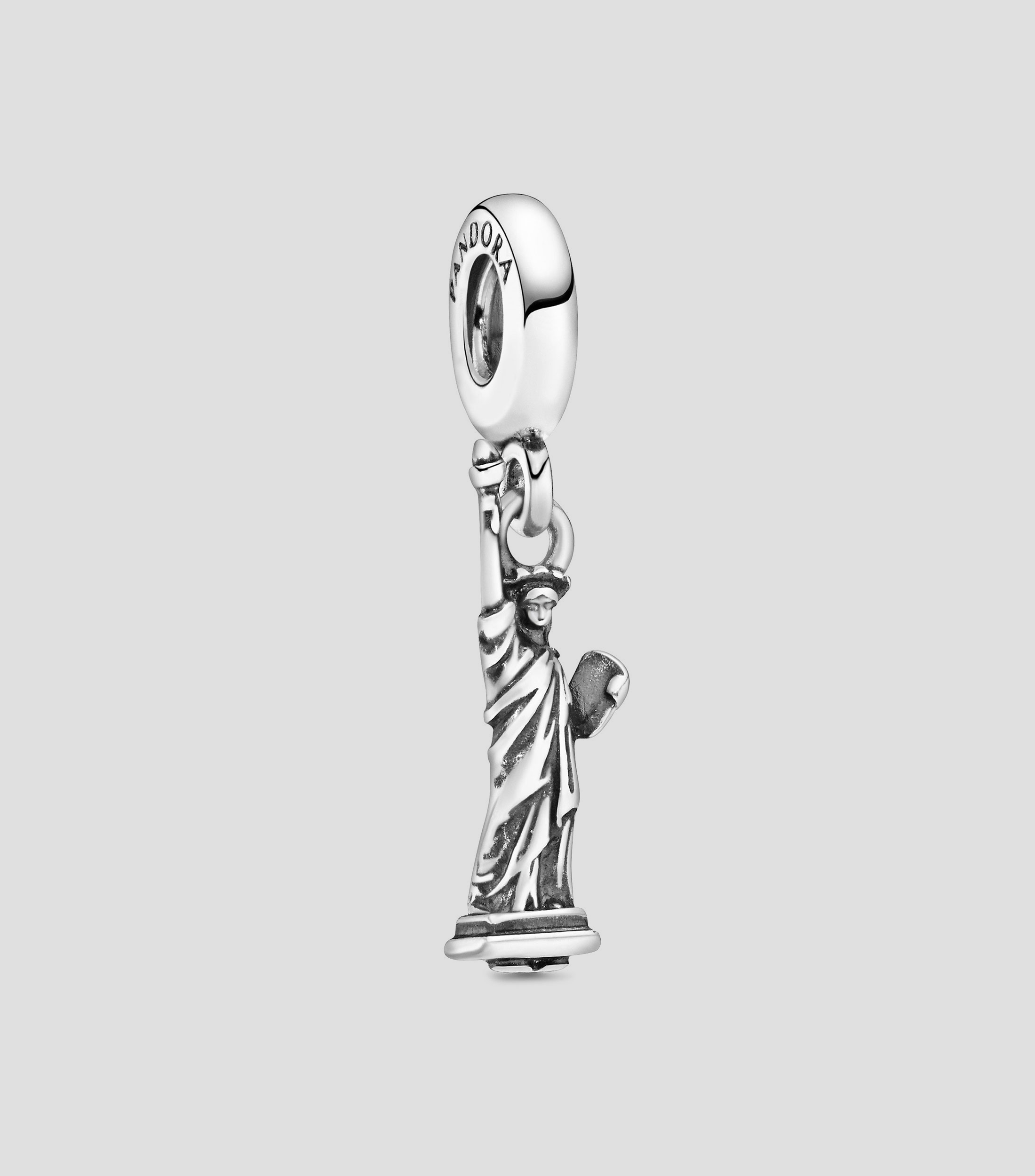 Charm en plata Estatua de la Libertad Pandora Places Mujer