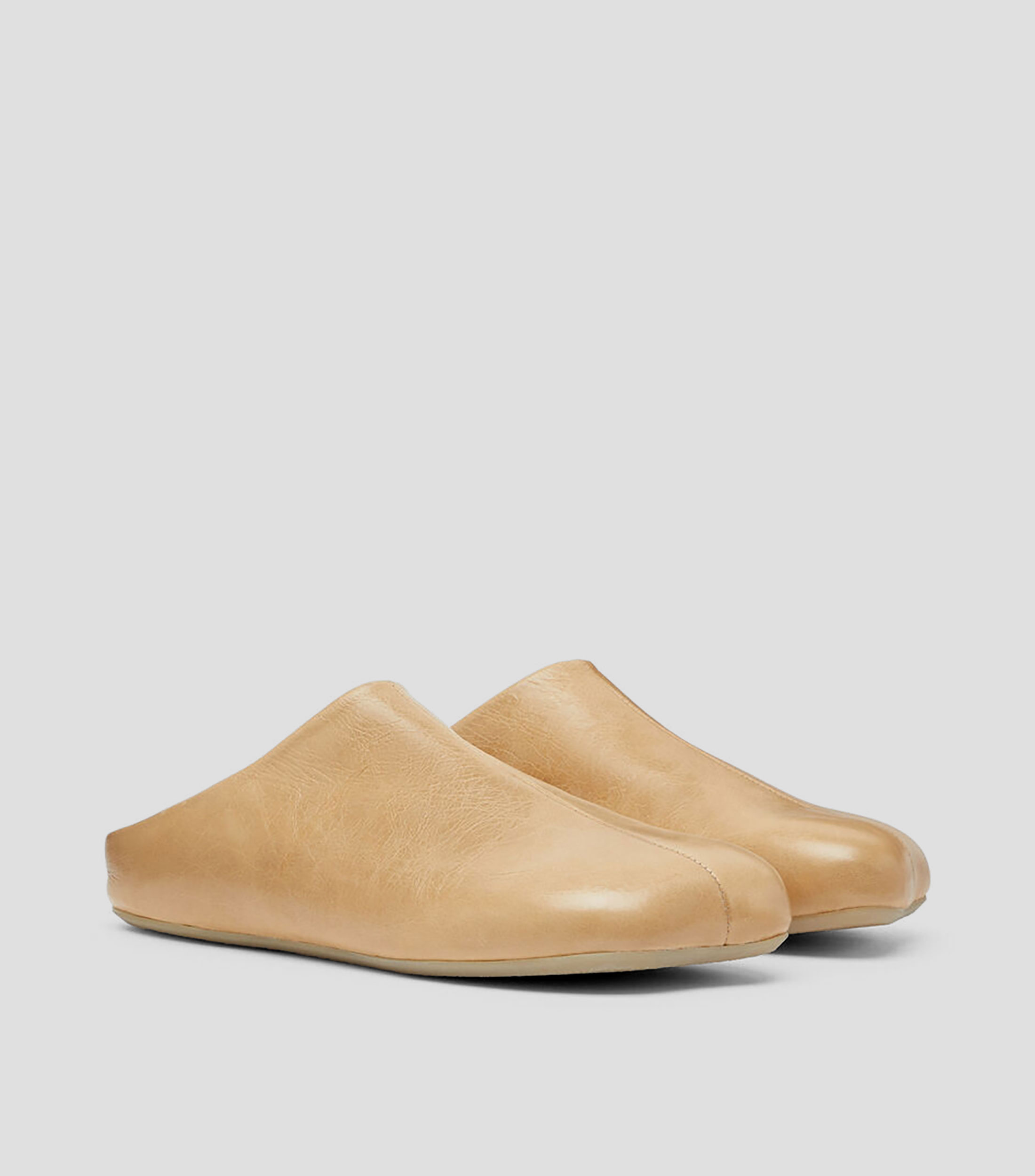 Pantuflas en piel Hombre