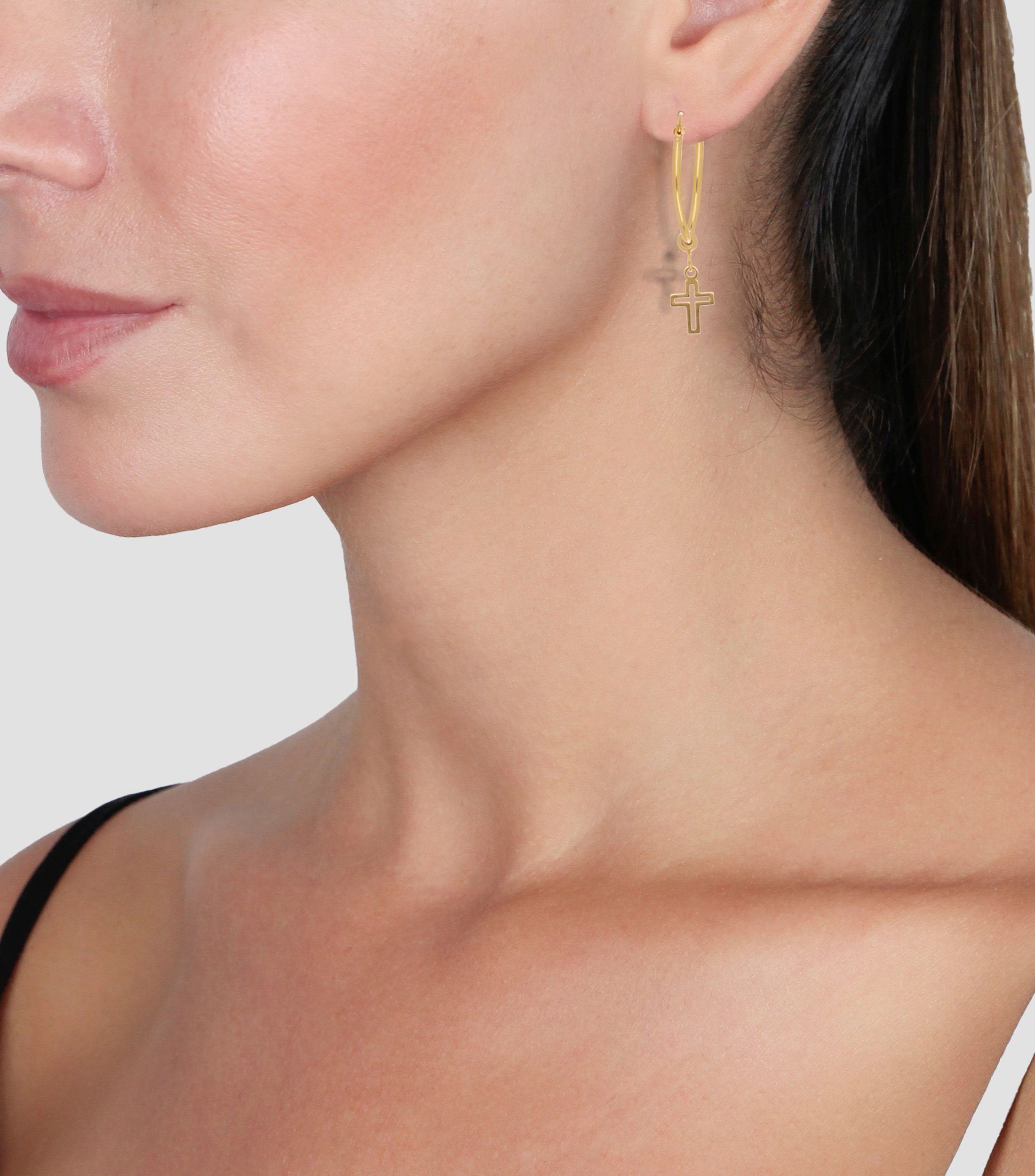 Huggies en Oro de 14 Kilates Cruz Dinasti Mujer