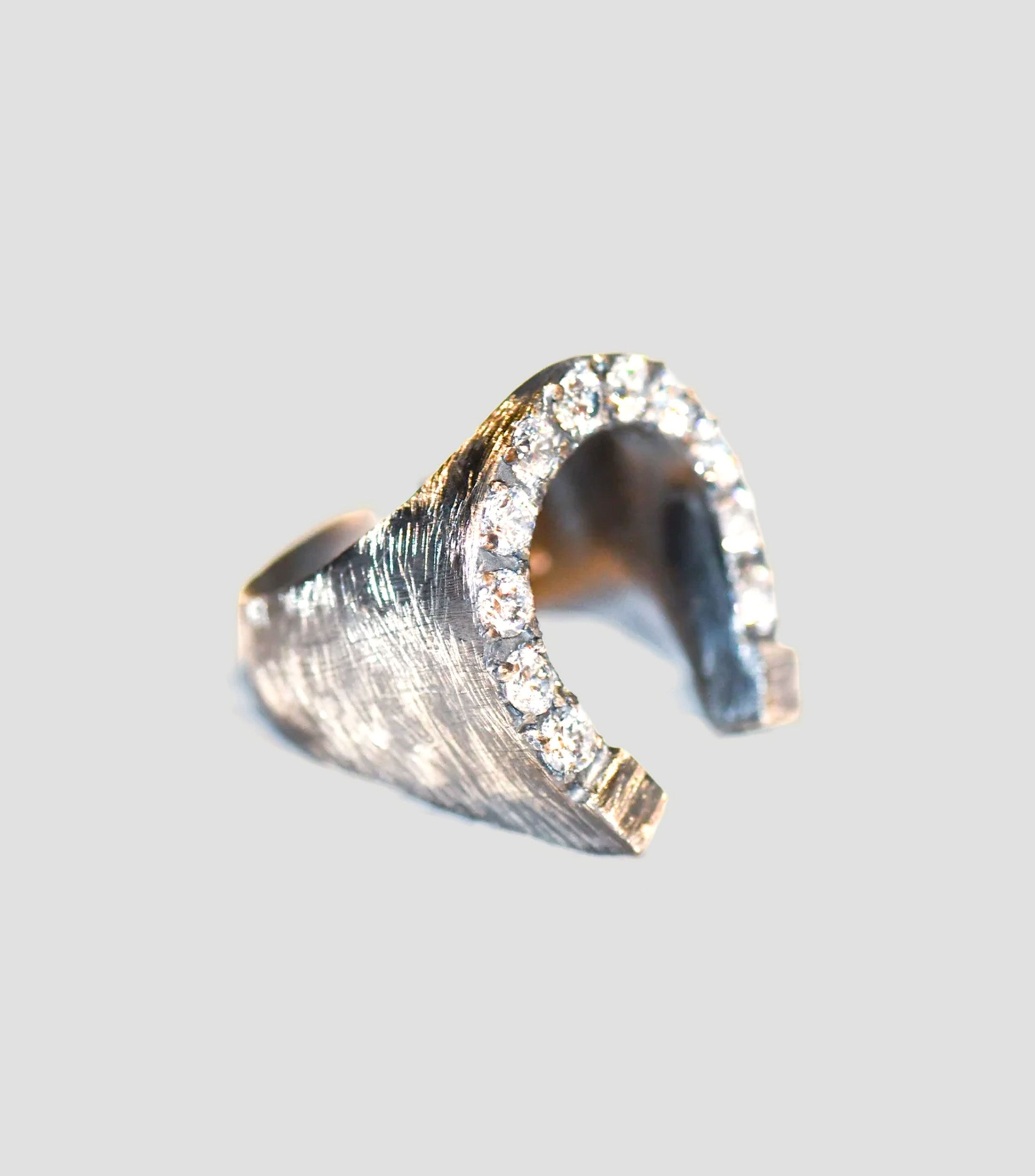 Anillo en plata .925 Herradura con zirconias Cubicas Hombre