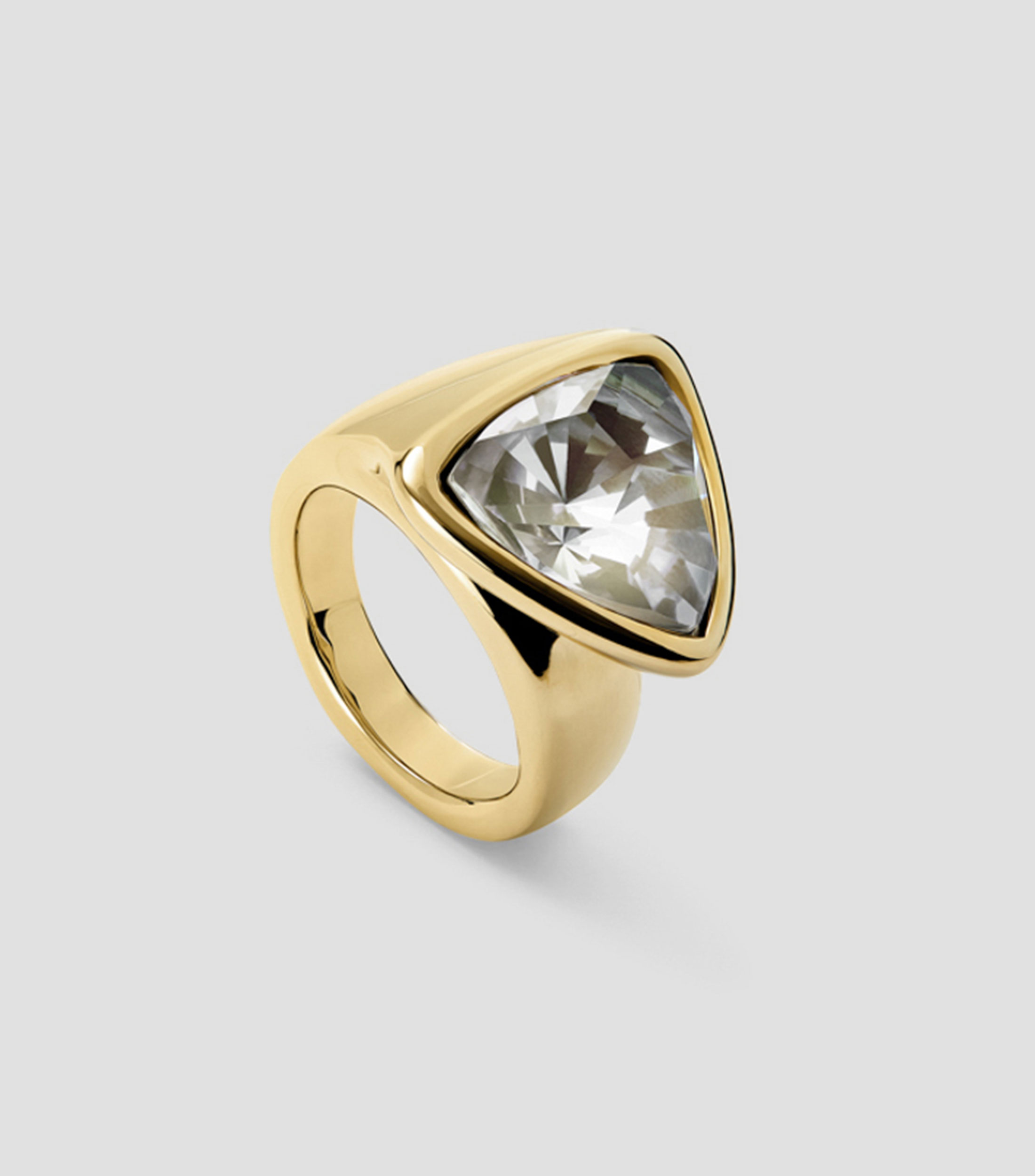 Anillo en forma de triangulo Mujer