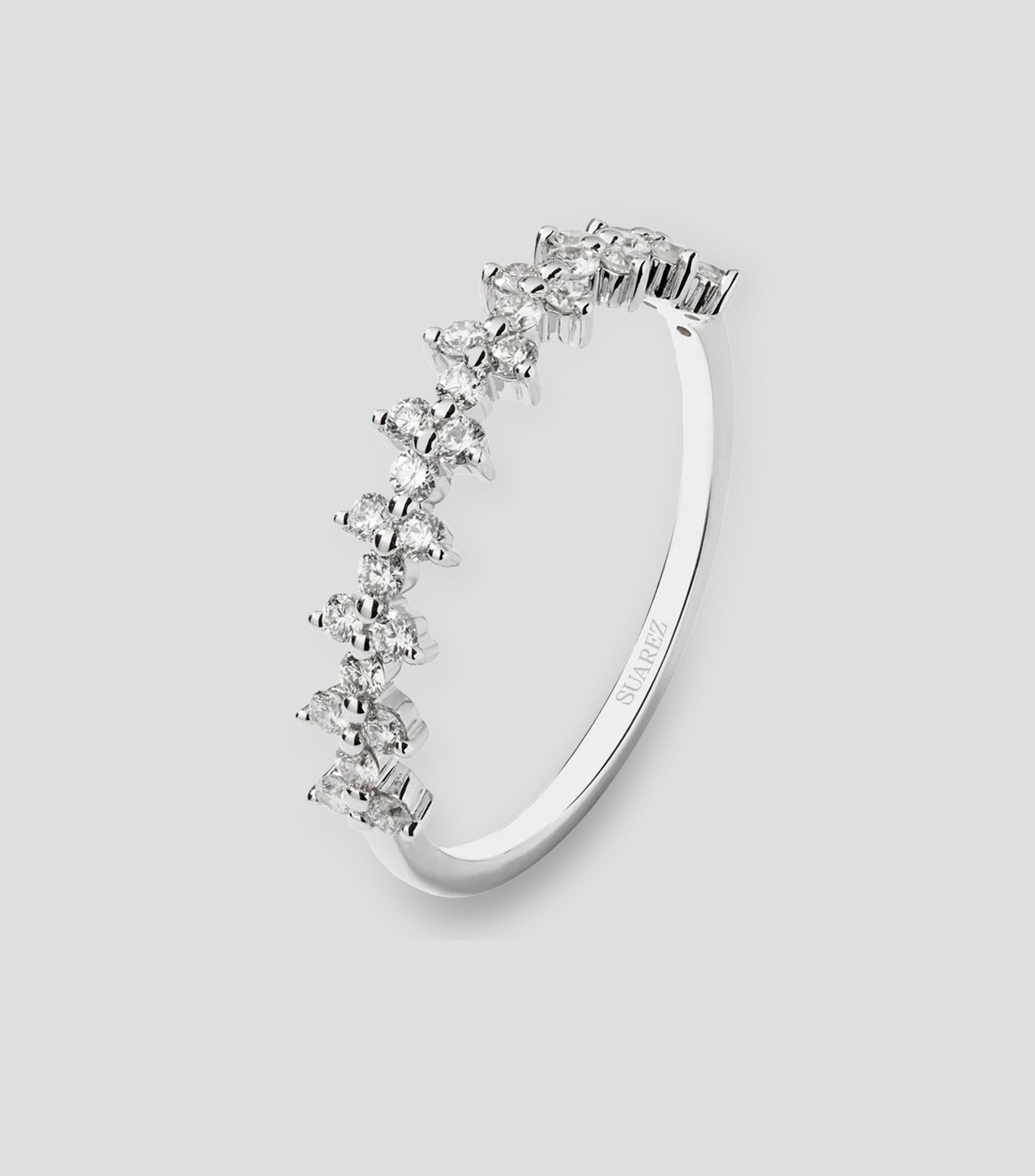 Anillo en Oro blanco de 18 Kilates Tris con diamantes Mujer