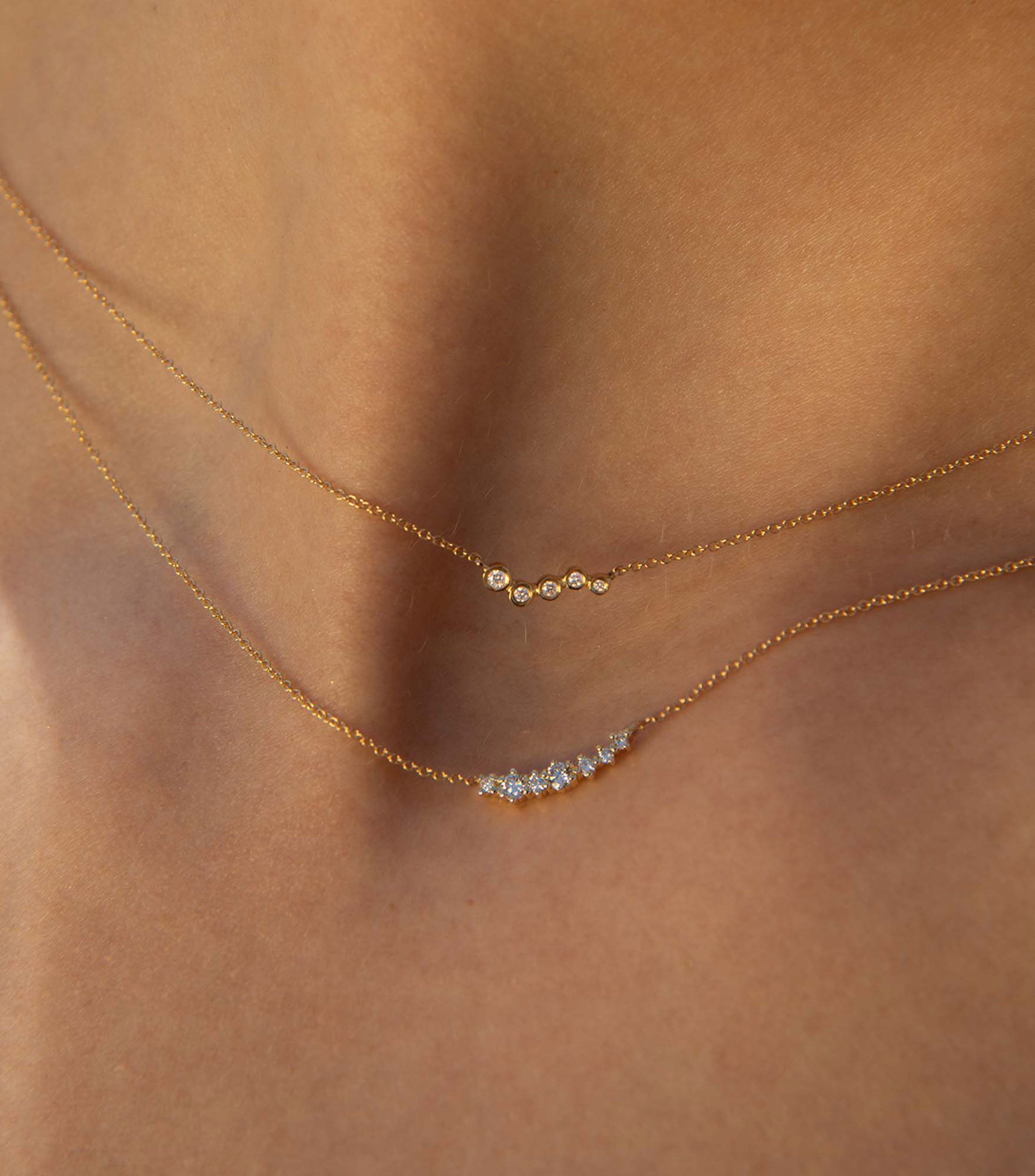 Gargantilla en oro amarillo de 18 kilates con diamante natural Mujer