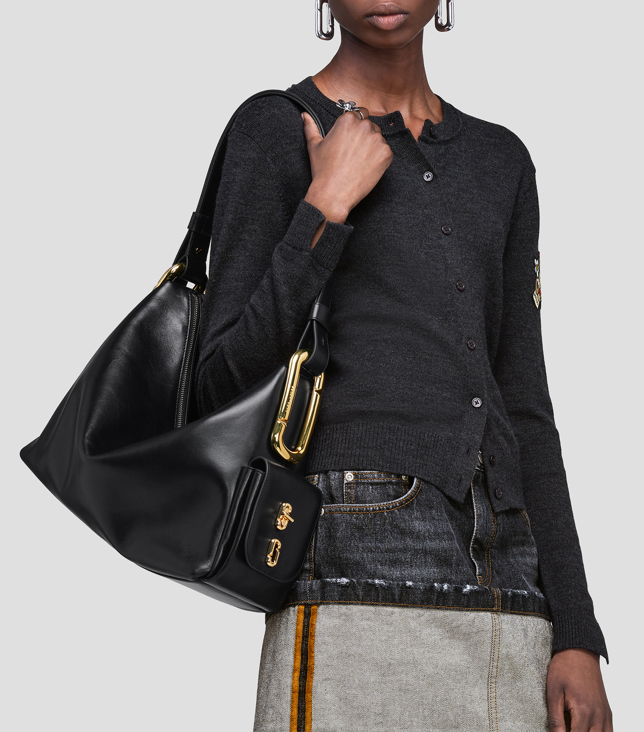 Bolsa Hobo en piel Puffy J liso Mujer